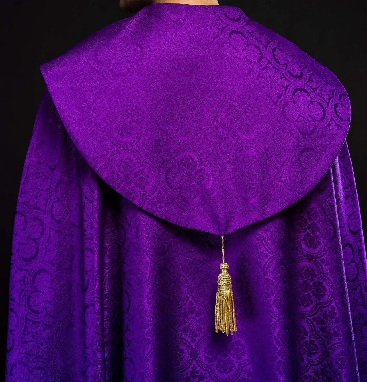 Chape liturgique jacquard violette