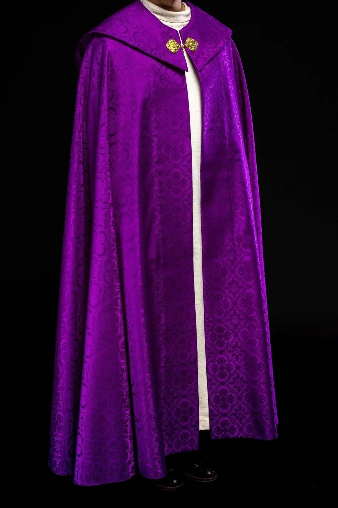 Chape liturgique jacquard violette