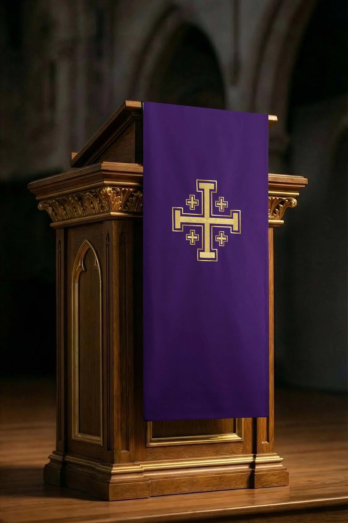 Violet voile de lutrin pour l’Avent et le Carême avec croix de Jérusalem dorée, vue de face