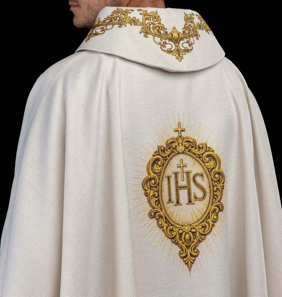 Chasuble écrue avec le Sacré-Cœur de Jésus, vue de dos