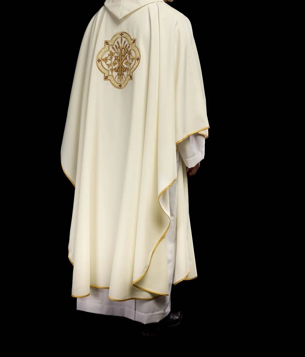 Chasuble crème avec broderie IHS et PAX