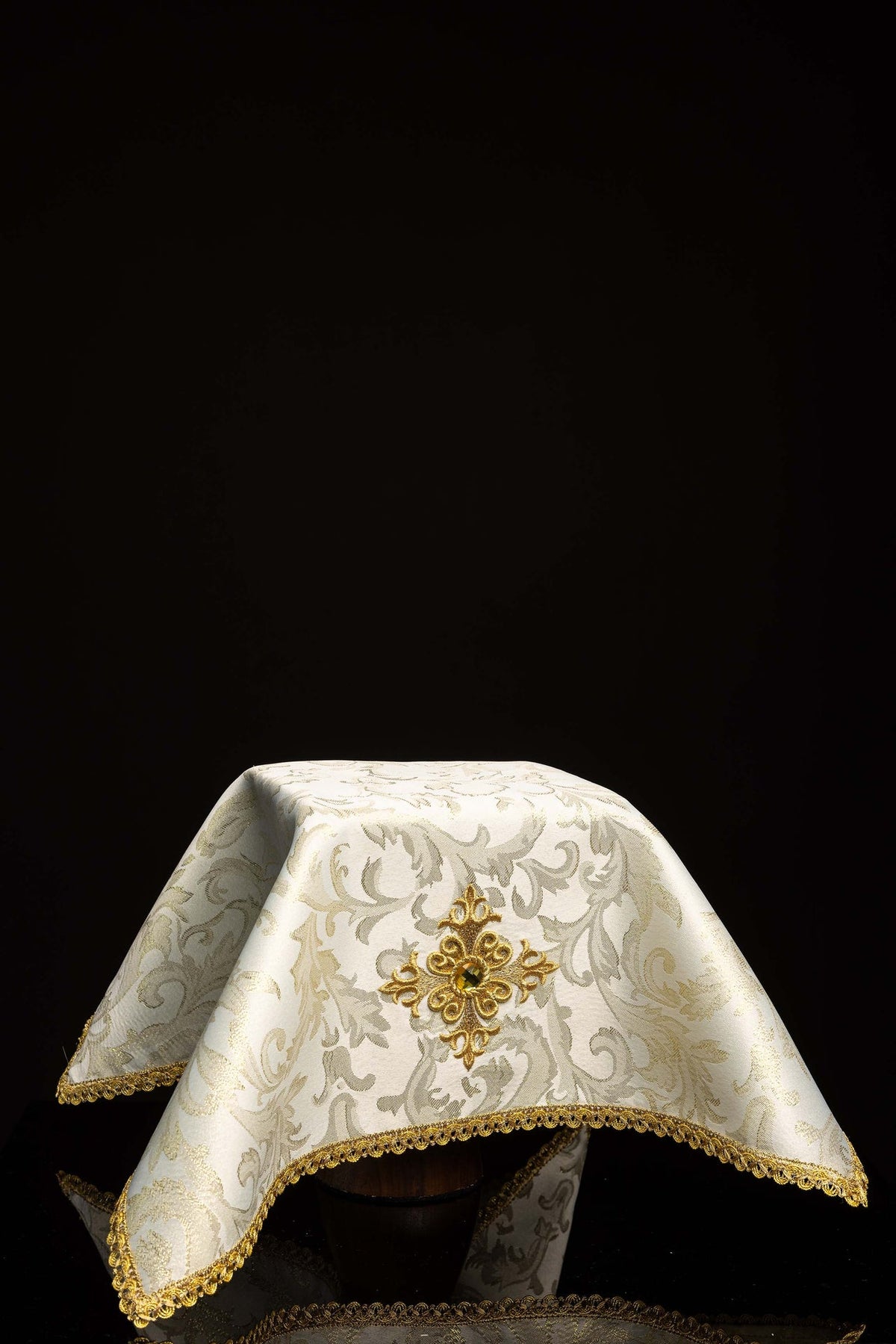 Ecru chalice veil with embroidered cross and ecru stone, front view