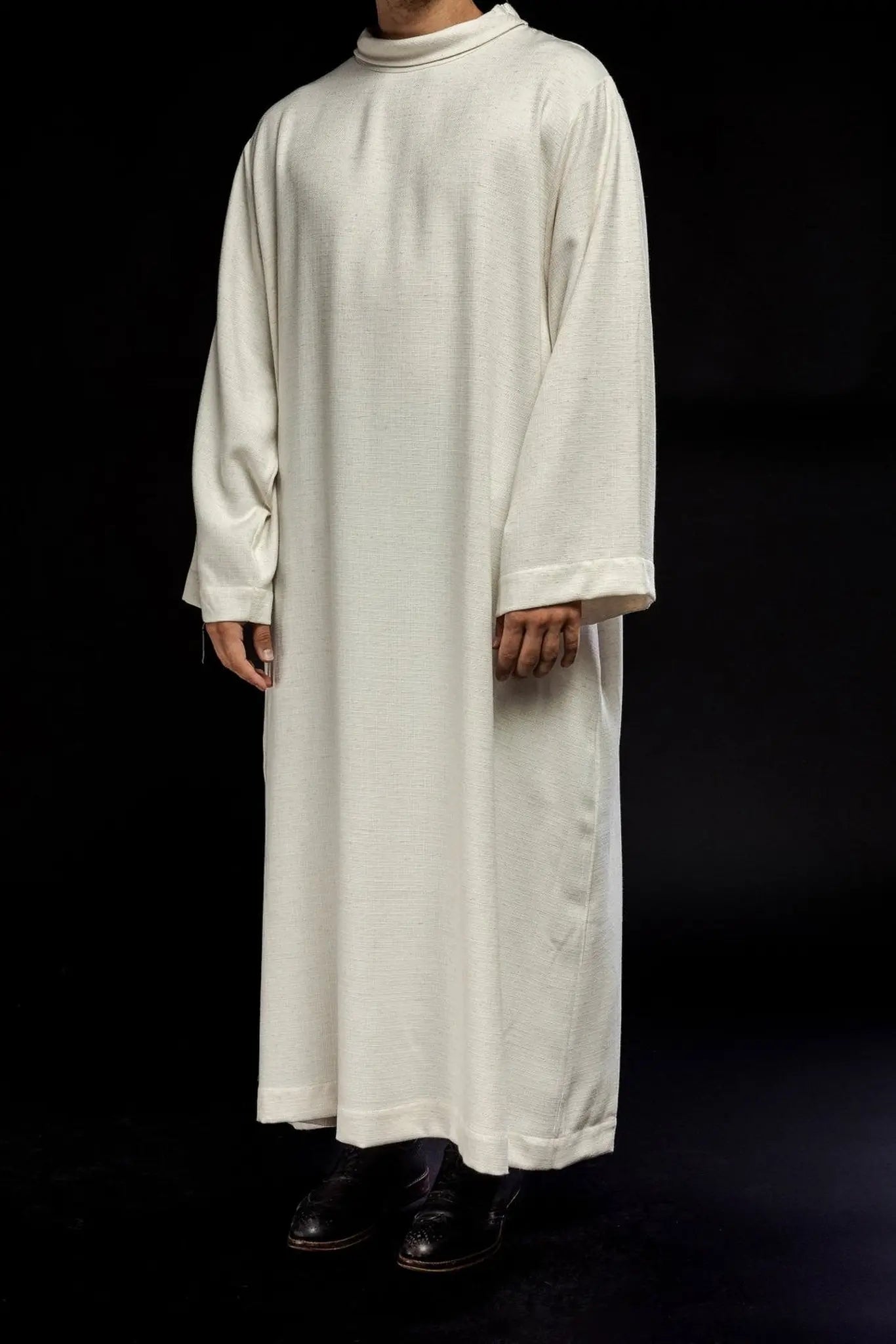 Linen priest's alb in natural weave fabric