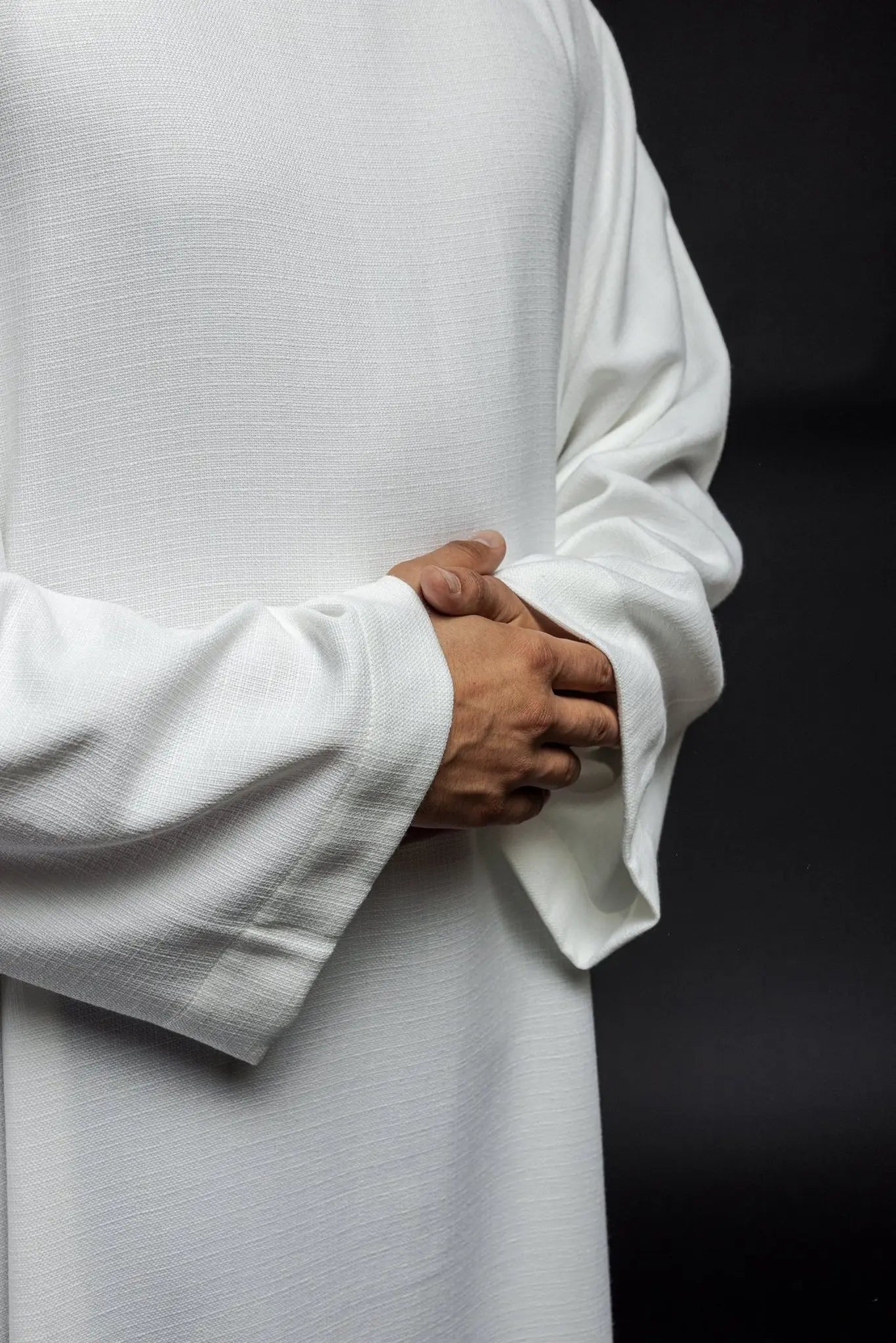 Linen priest's alb in natural weave fabric white