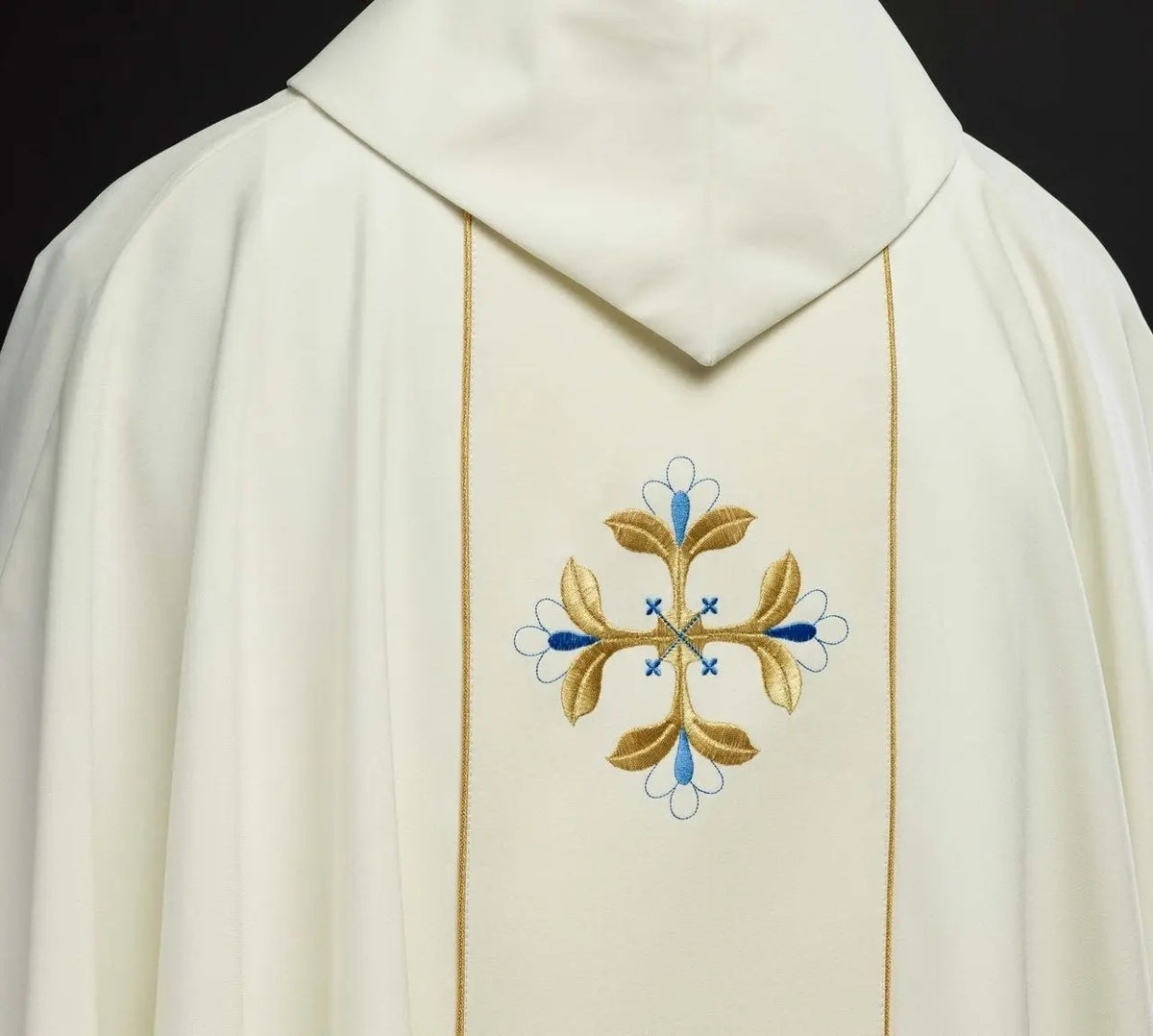 Marian liturgical chasuble with belt