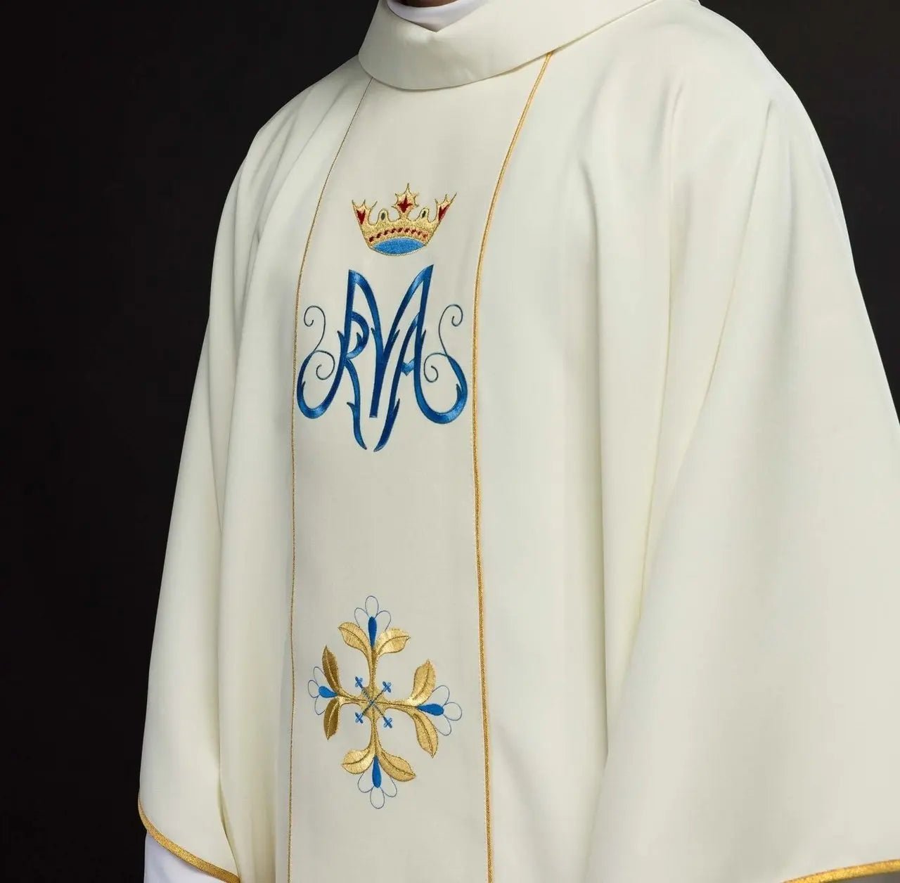 Chasuble liturgique mariale avec ceinture