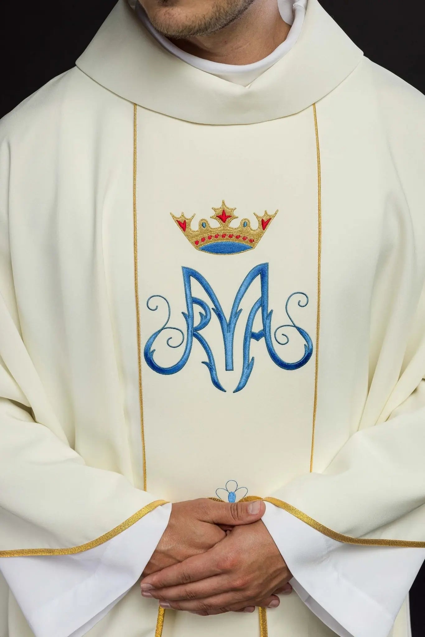 Marian liturgical chasuble with belt