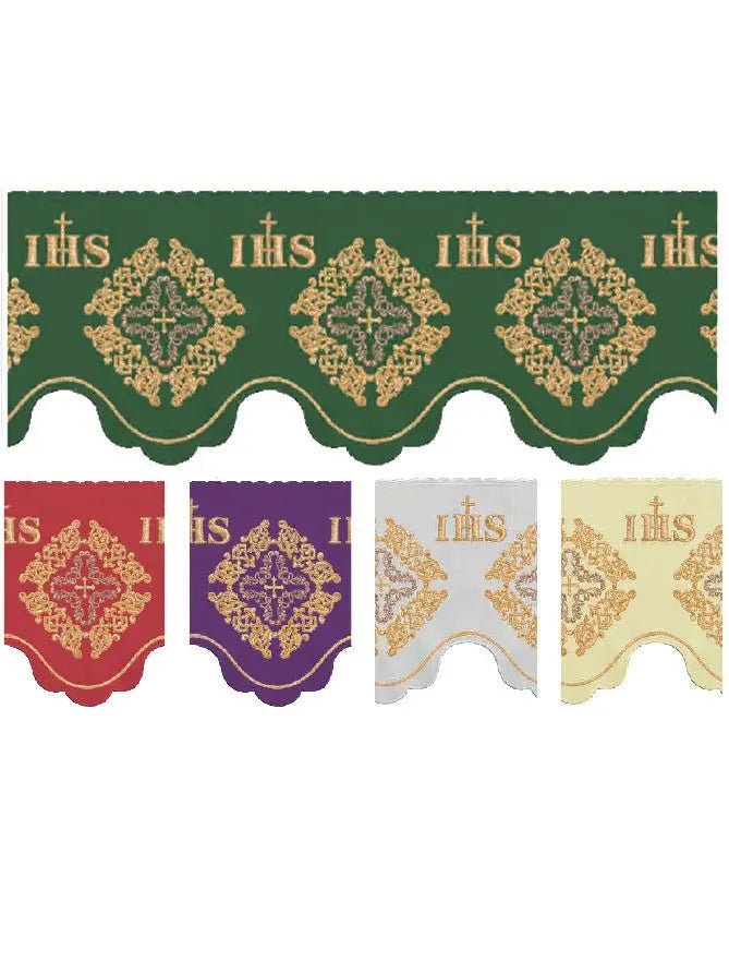Mètre avec broderie frontale Croix IHS et rosette Rouge