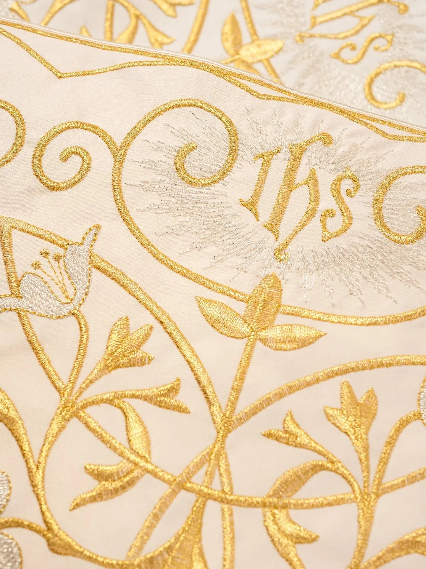 Mètre avec monogramme IHS en écru
