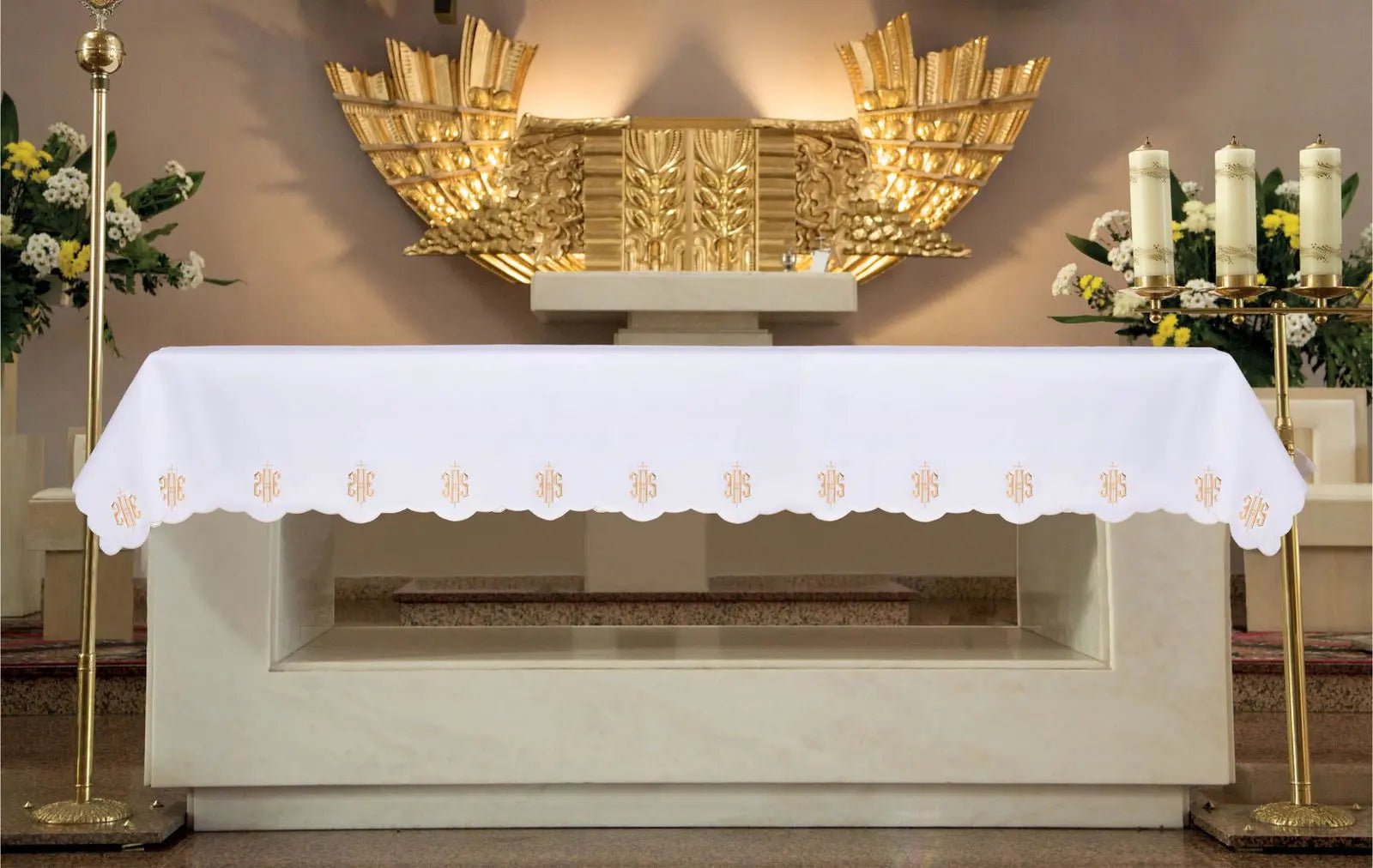 Nappe d'autel avec broderie frontale au motif IHS