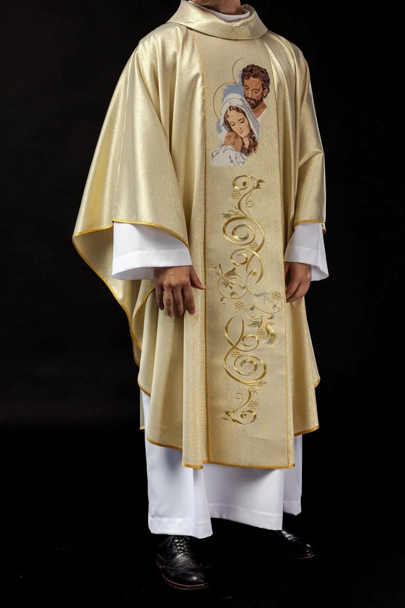 Chasuble scintillante avec l'image de la Sainte Famille