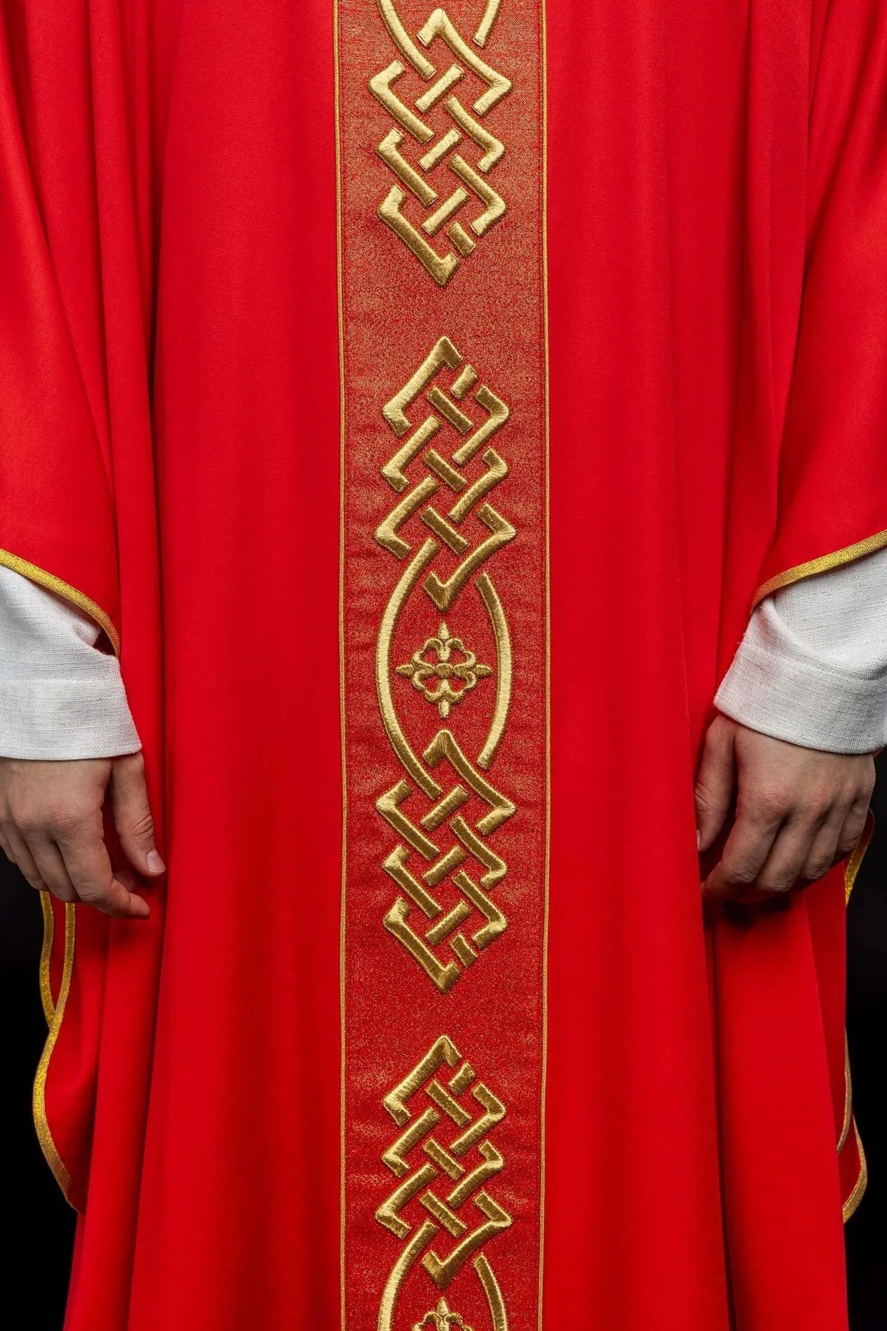 Embroidered chasuble Red with gold Cross motif