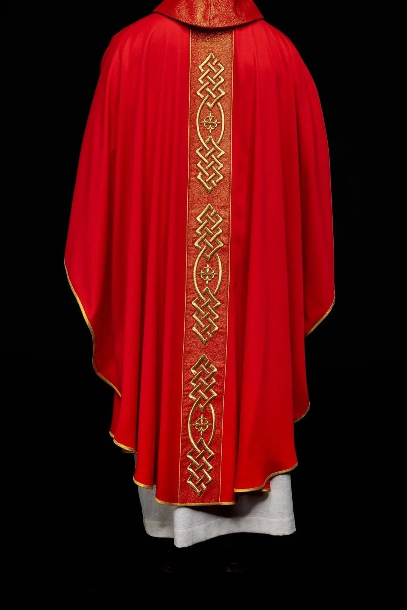 Embroidered chasuble Red with gold Cross motif
