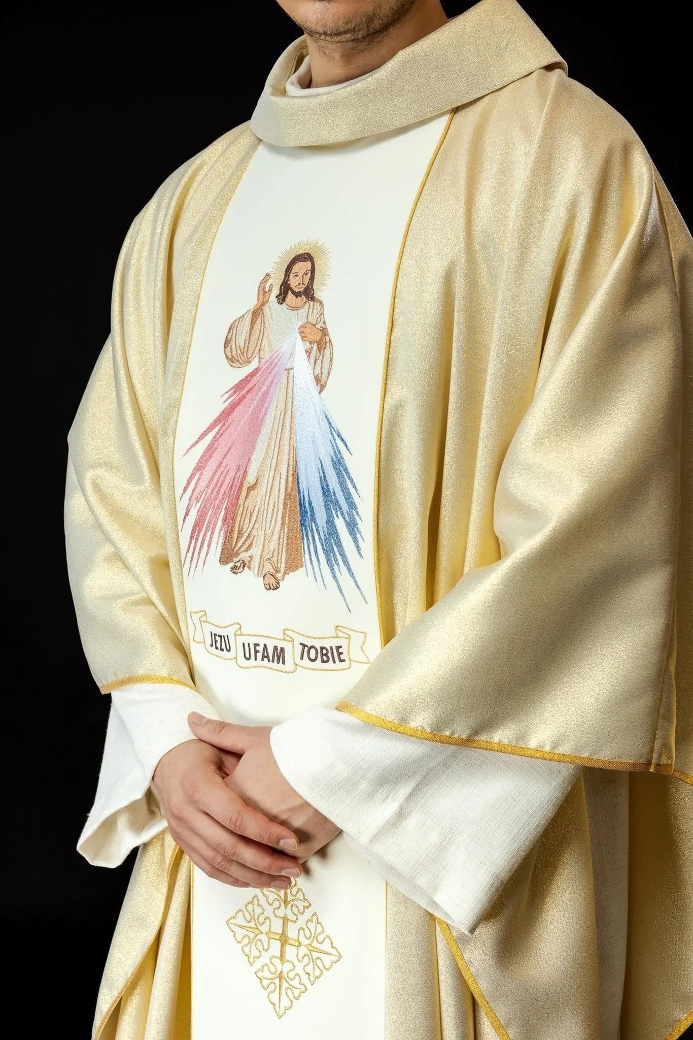 Embroidered chasuble of Jesus the Merciful and IHS in gold