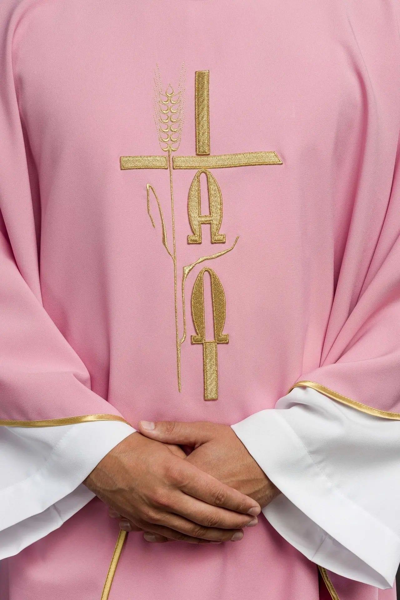 Chasuble brodée Croix et IHS Rose