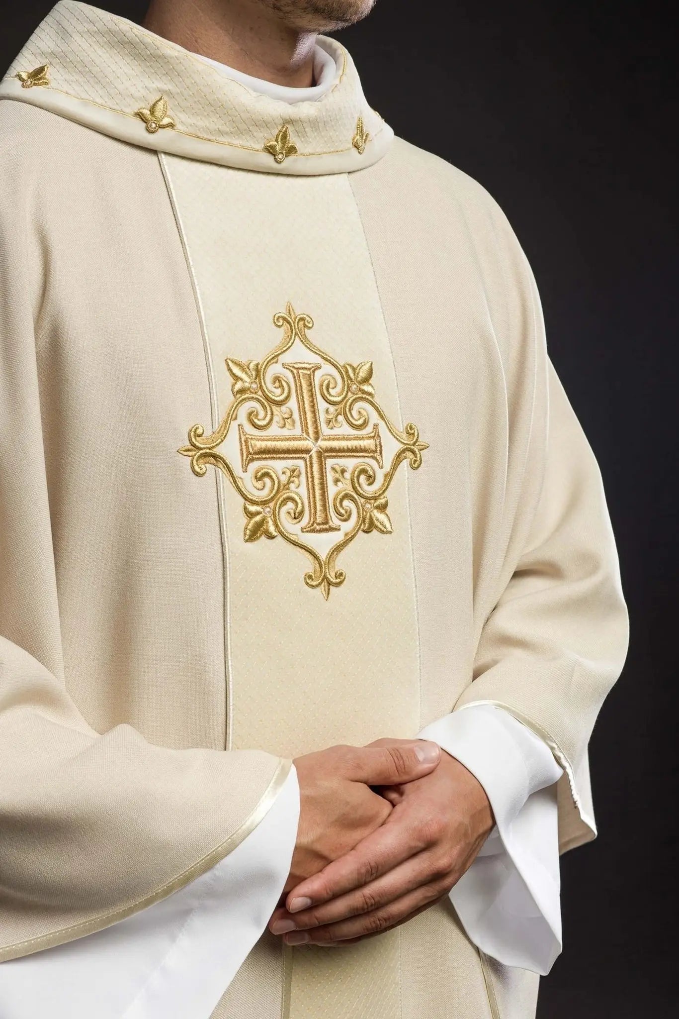 Chasuble embroidered on velvet with symbol Cross Ecru