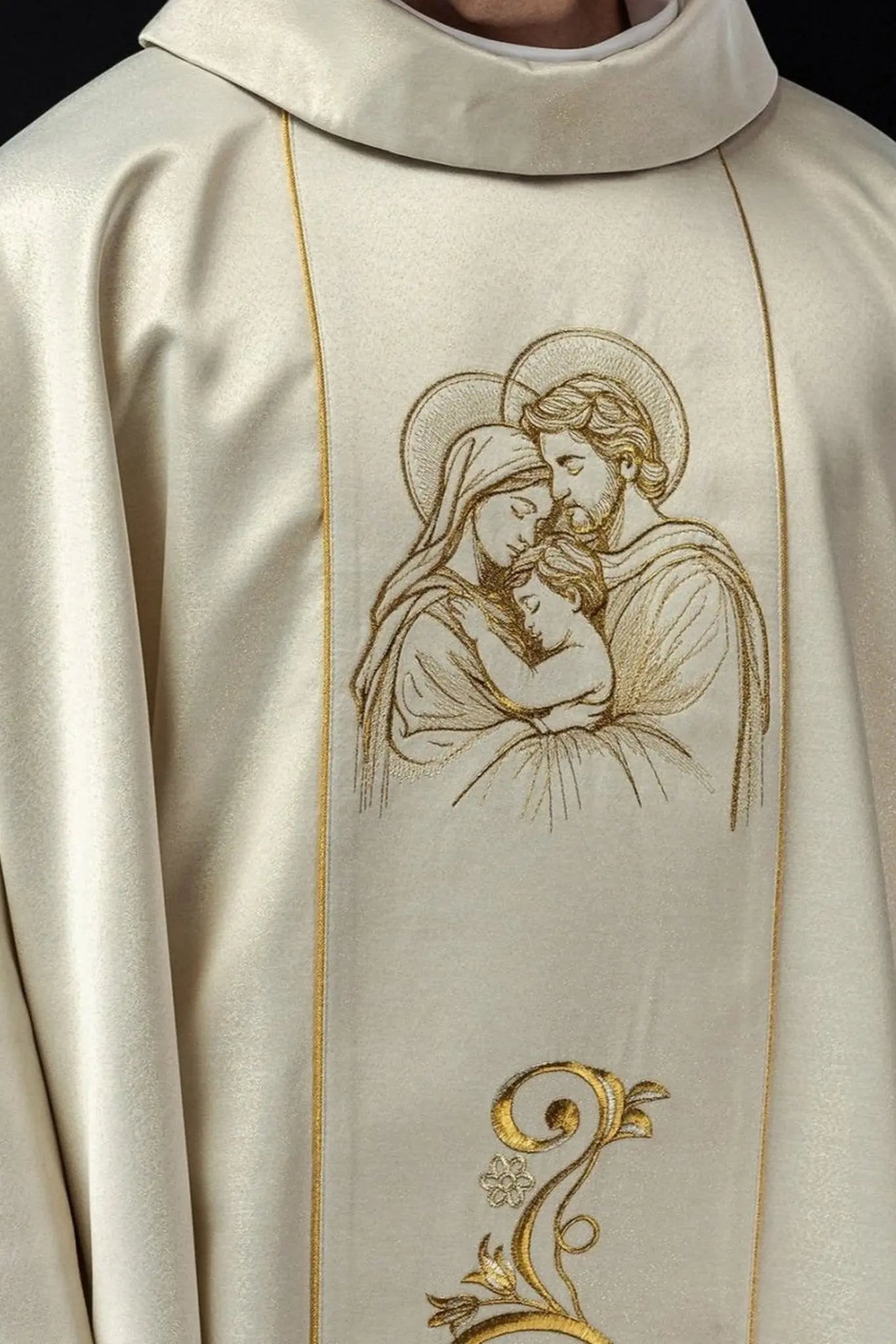 Chasuble brodée pour Noël avec l'image de la Sainte Famille