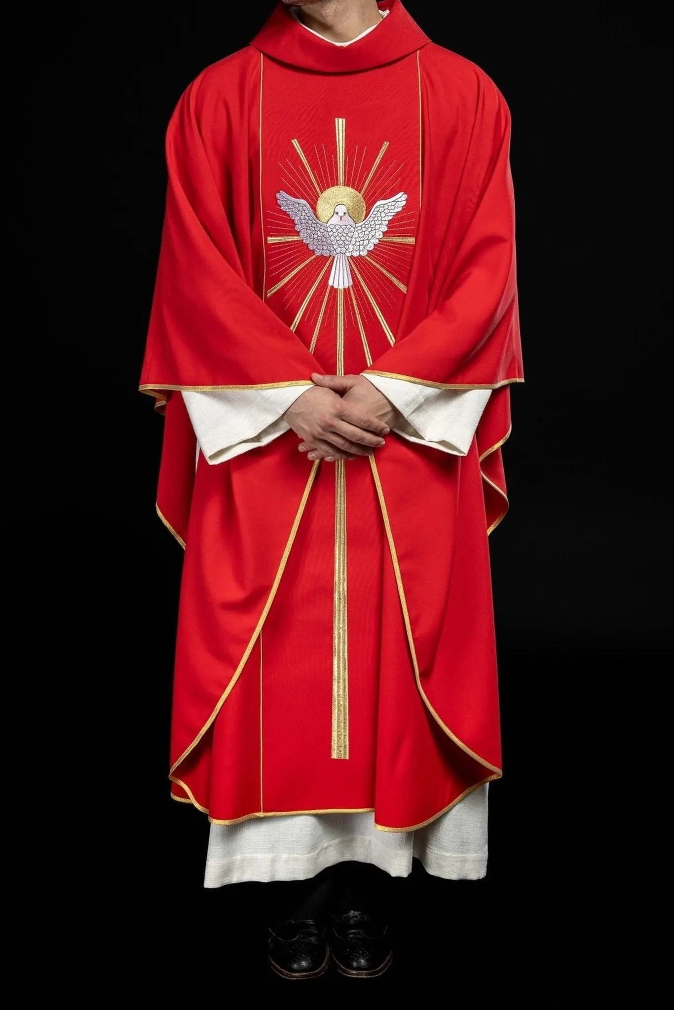 Embroidered chasuble with the Holy Spirit in red