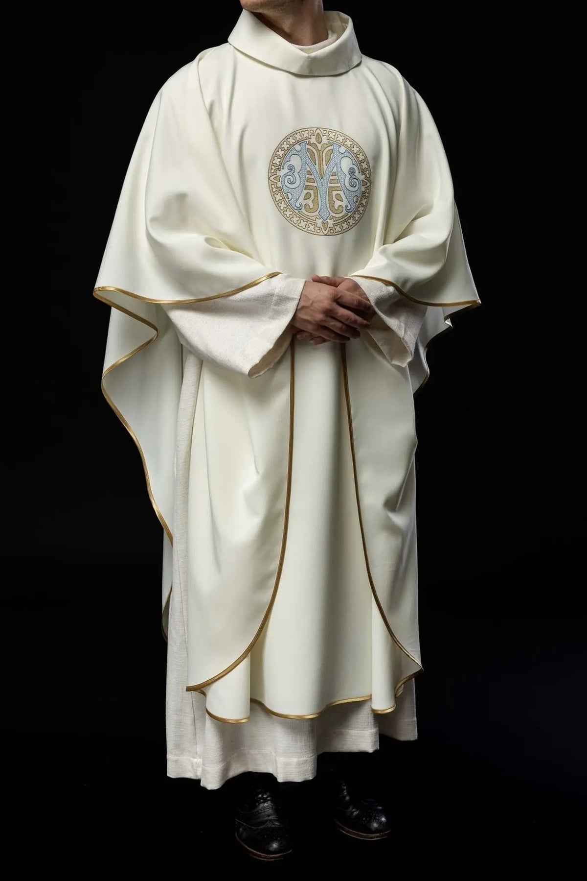 Embroidered Marian Chasuble – Ecru