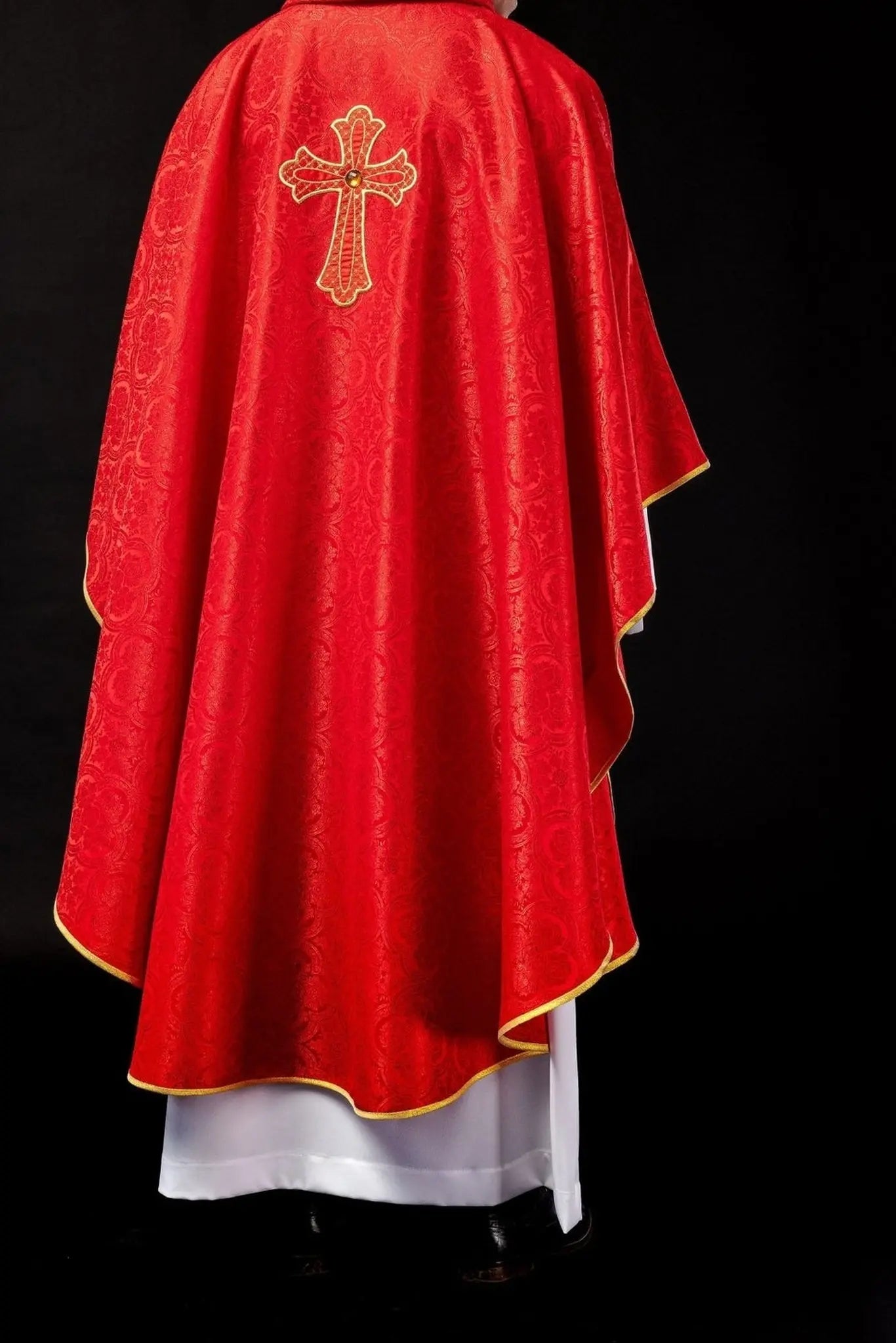 Embroidered chasuble with symbol of the cross Red