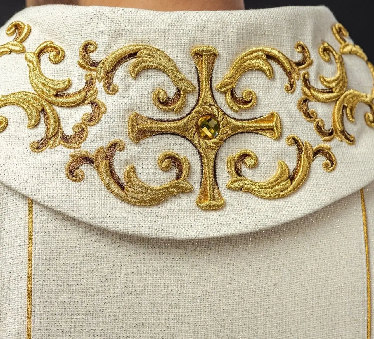 Chasuble brodée avec l'image de Saint Antoine