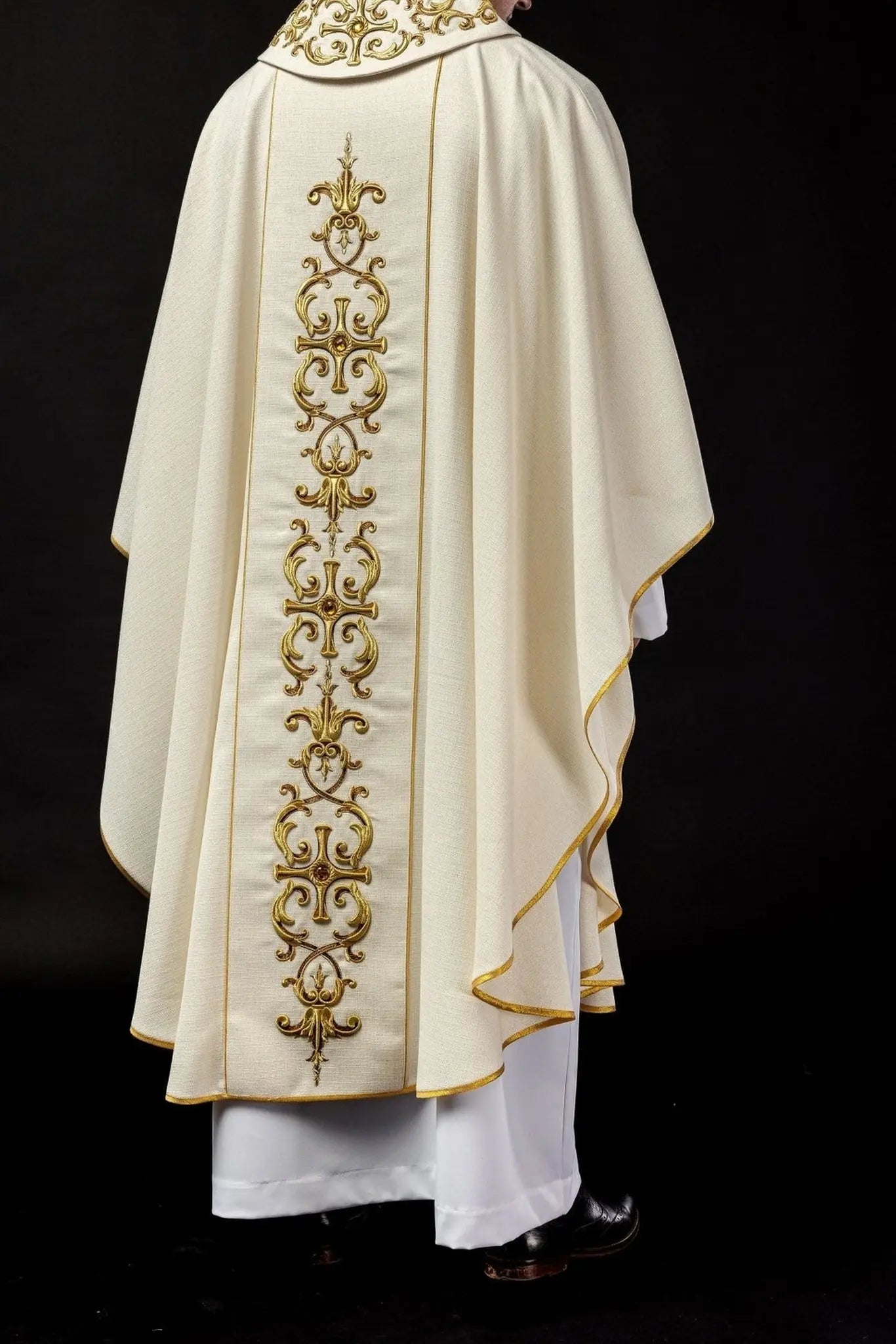 Chasuble brodée avec l'image de Saint Antoine