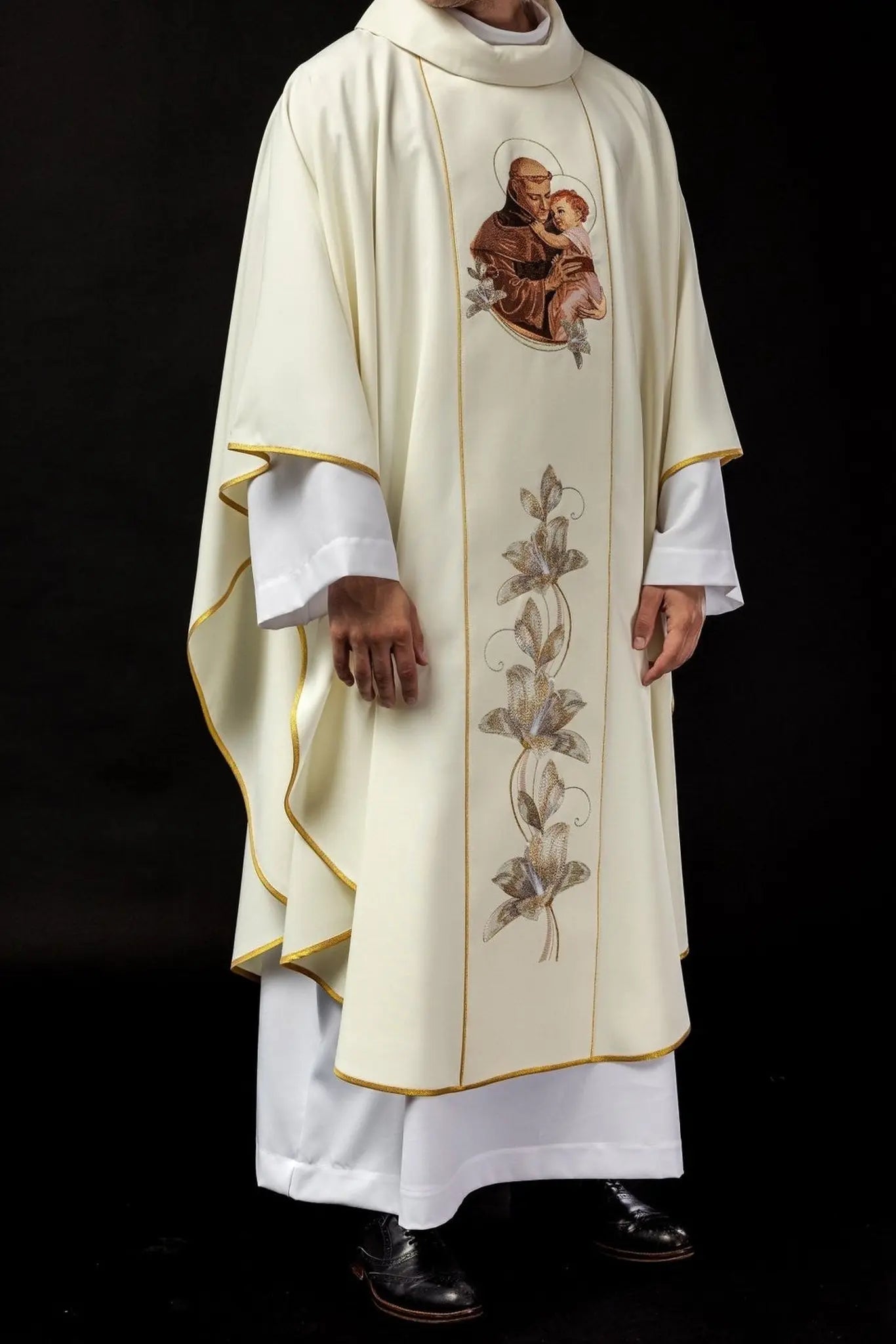Embroidered chasuble with the image of Saint Anthony