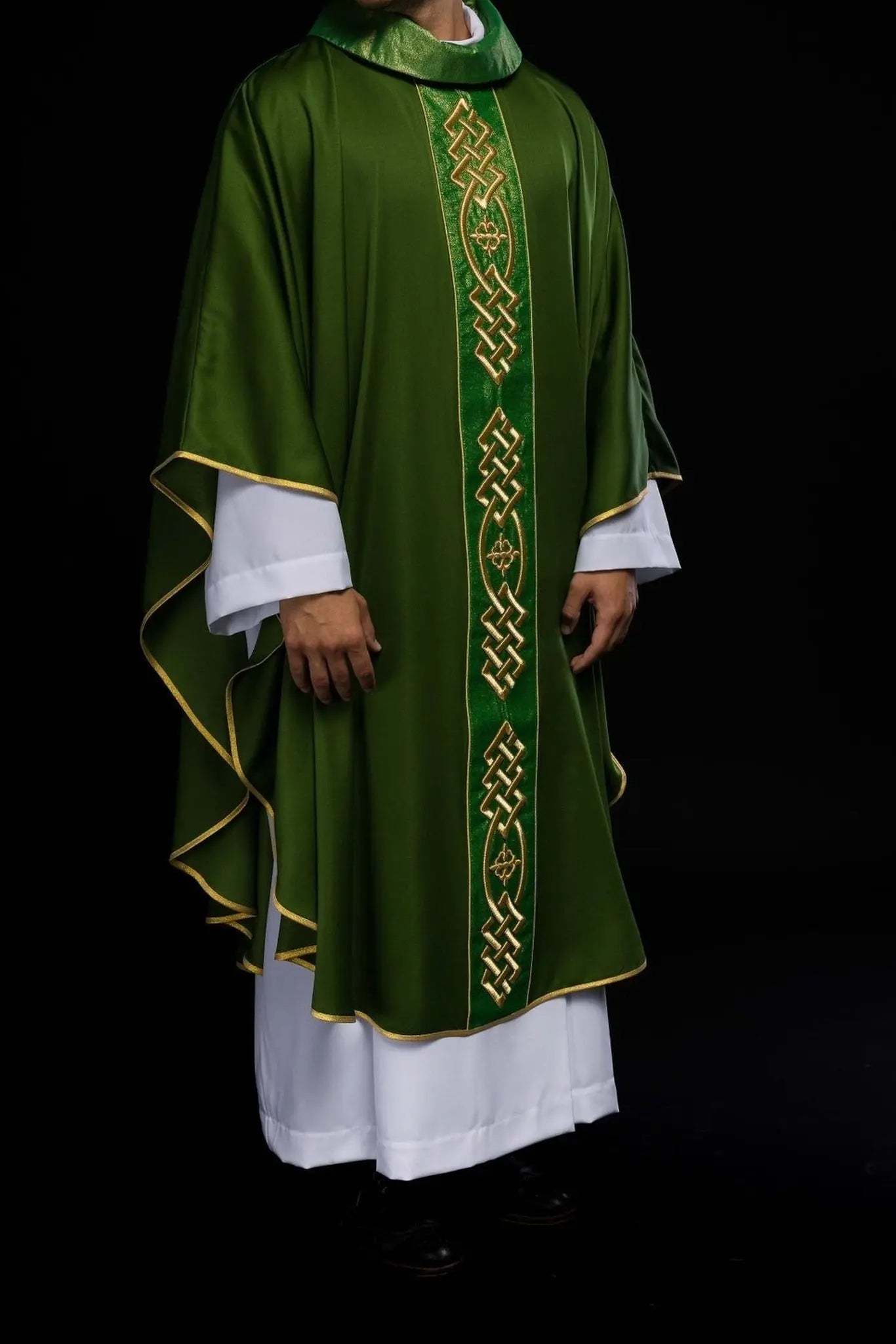 Embroidered chasuble Green Decorative Belt with Crosses