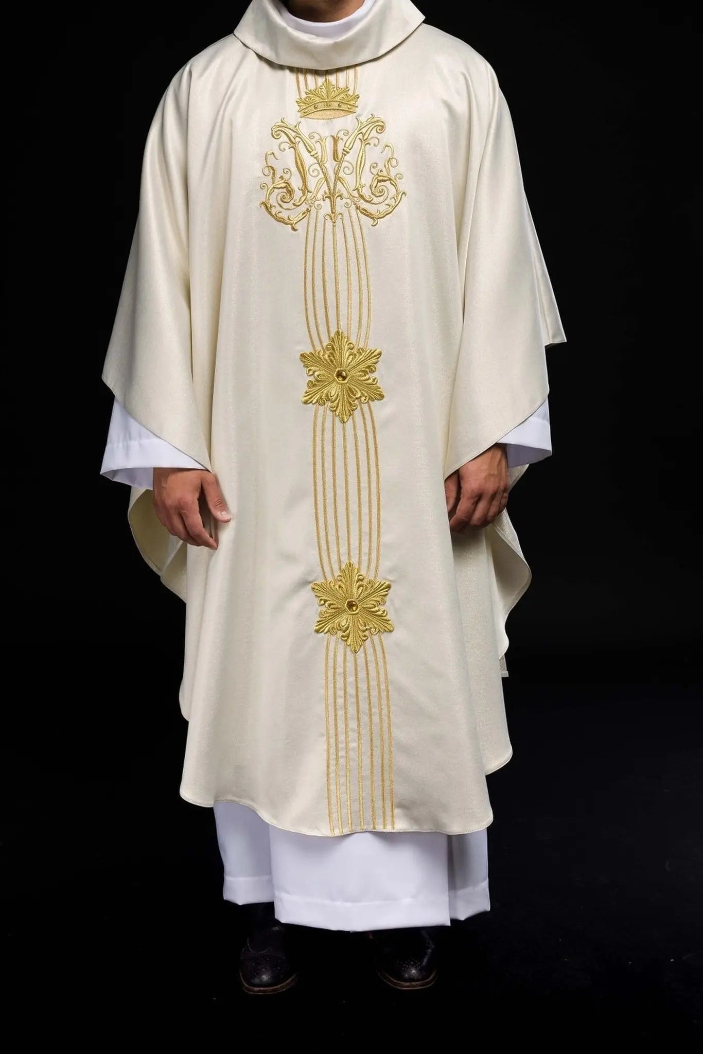 Chasuble liturgique mariale brillante avec pierres LE/7025 ÉCRU