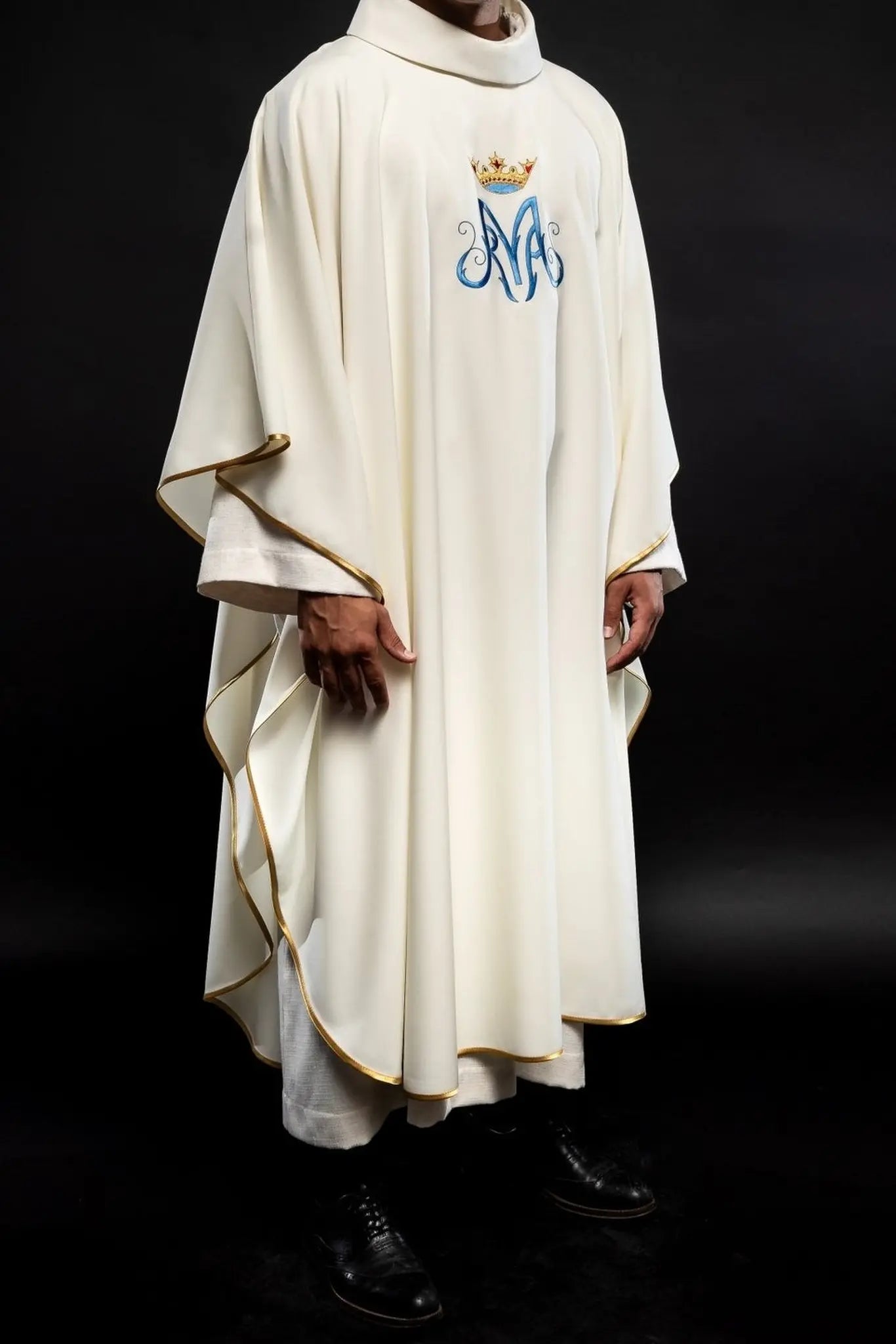 Marian liturgical chasuble in ecru