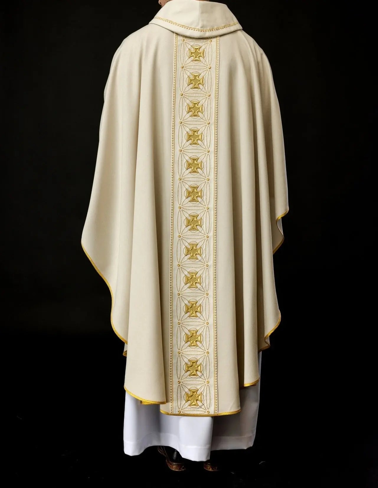 Liturgical chasuble with richly decorated belt with crosses in ecru color
