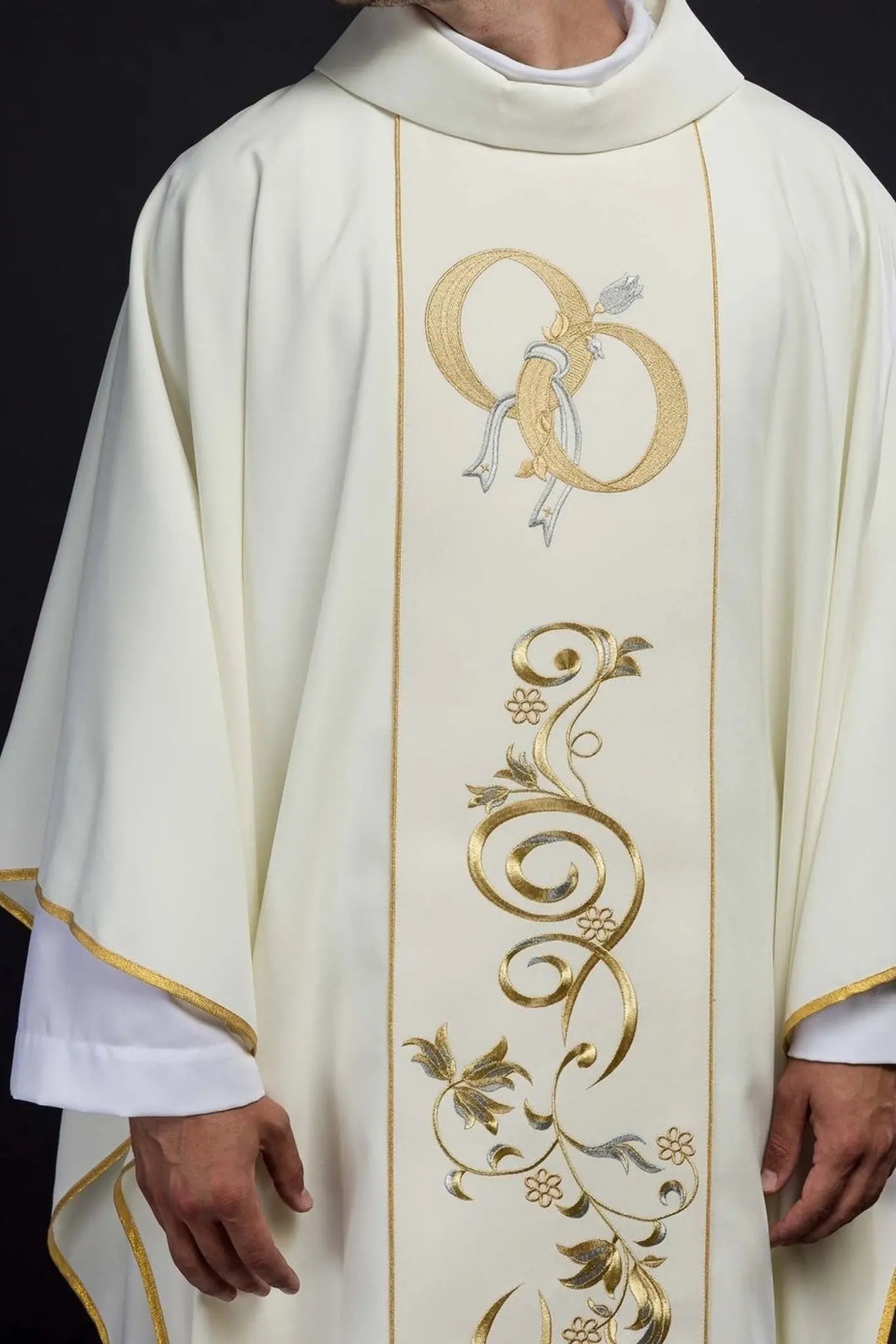 Chasuble de mariage avec alliances en écru
