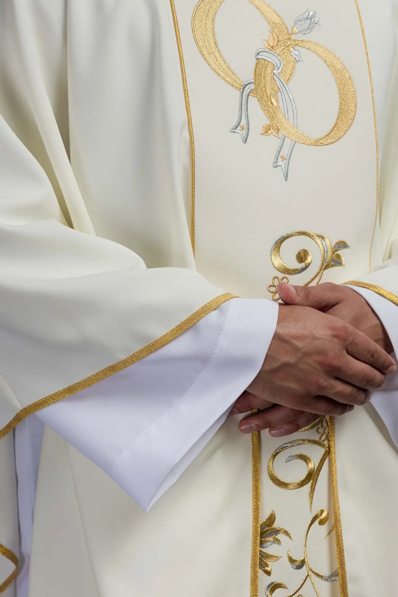 Chasuble de mariage avec alliances en écru