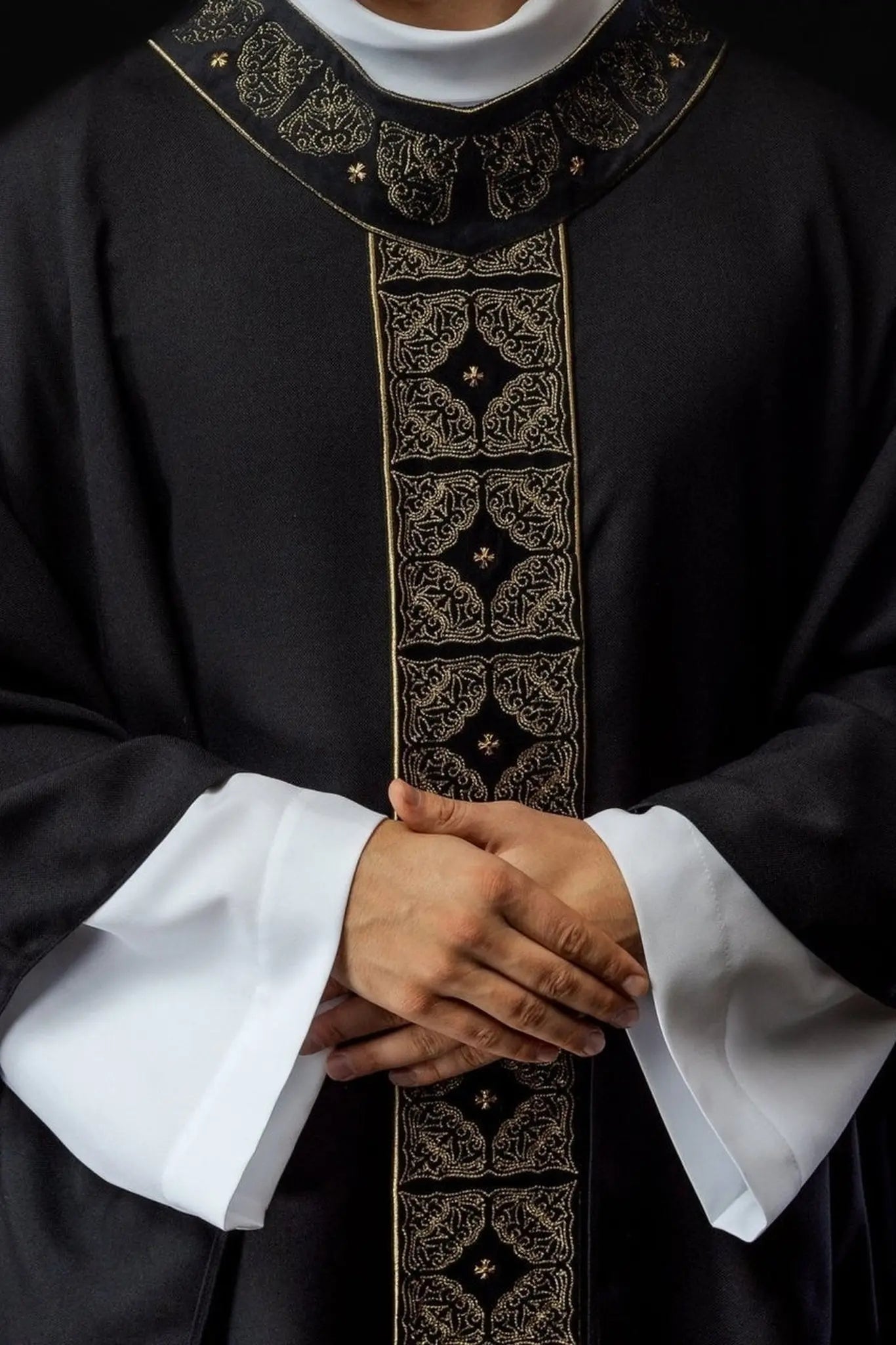 Chasuble with richly embroidered belt and collar in black