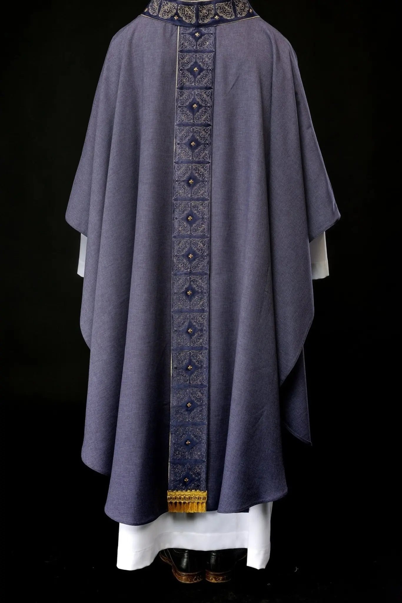Chasuble with richly embroidered belt and collar in purple