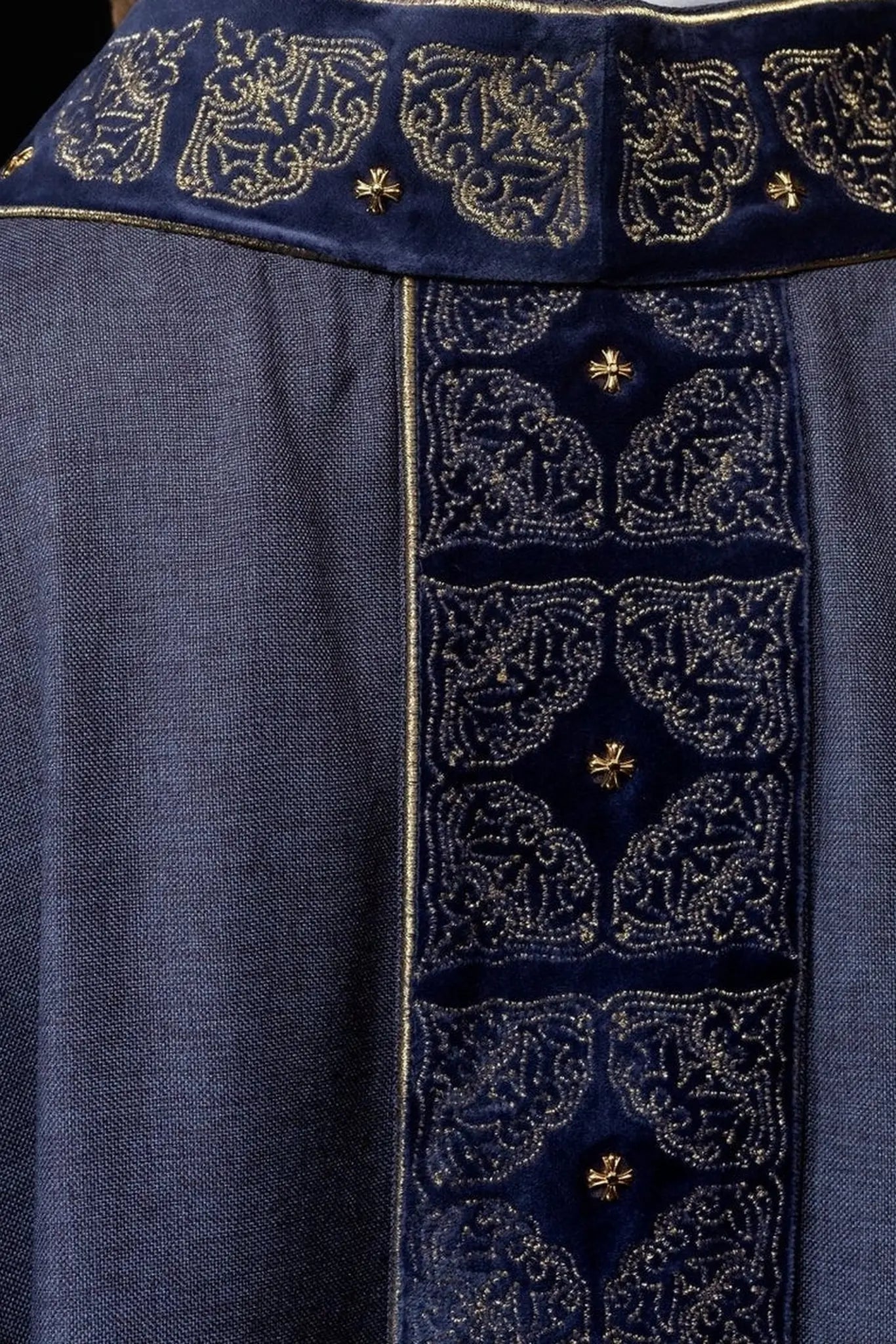 Chasuble with richly embroidered belt and collar in purple