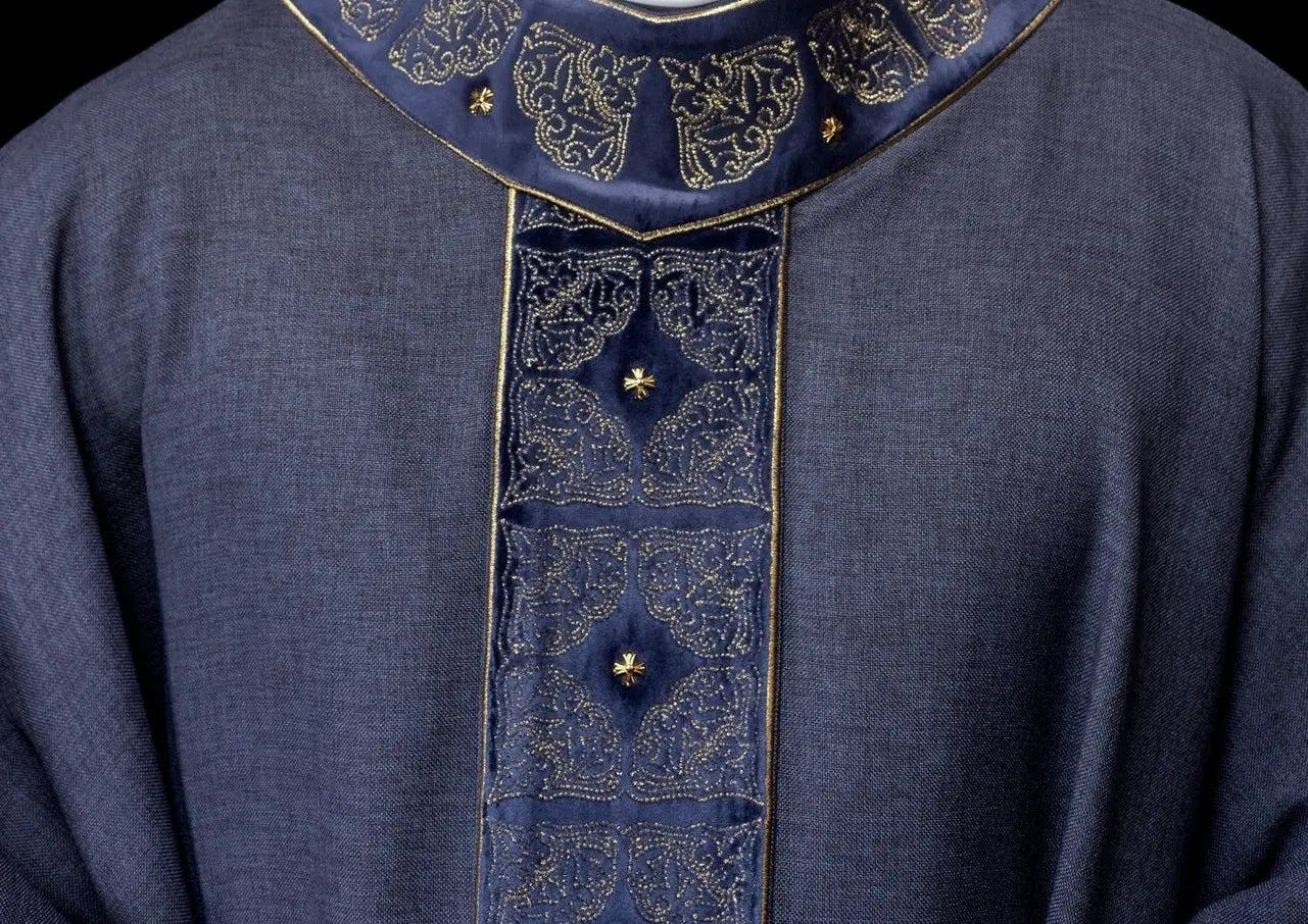 Chasuble with richly embroidered belt and collar in purple