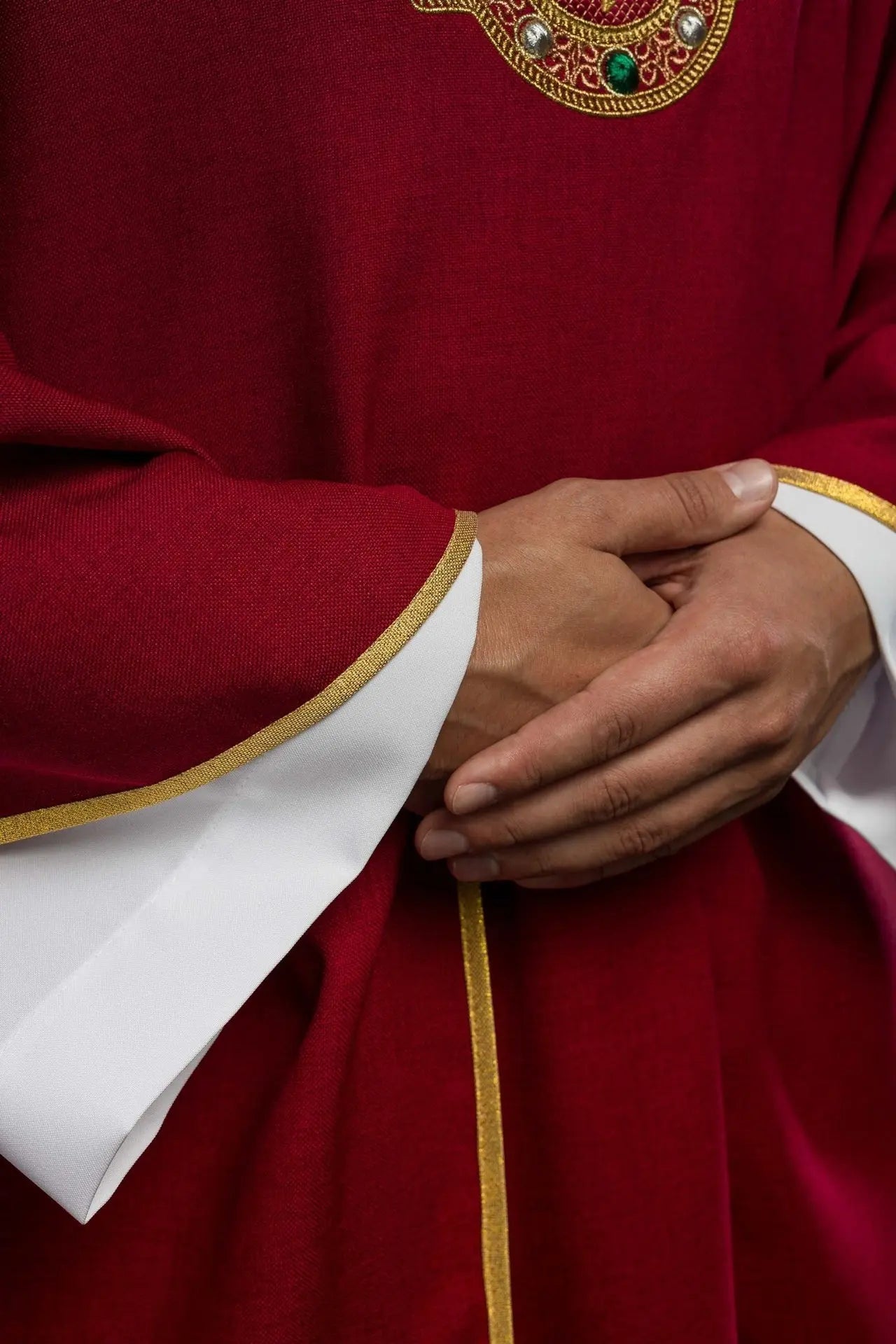 Chasuble with richly embroidered belt and piping around the IHS I collar embroidery in red