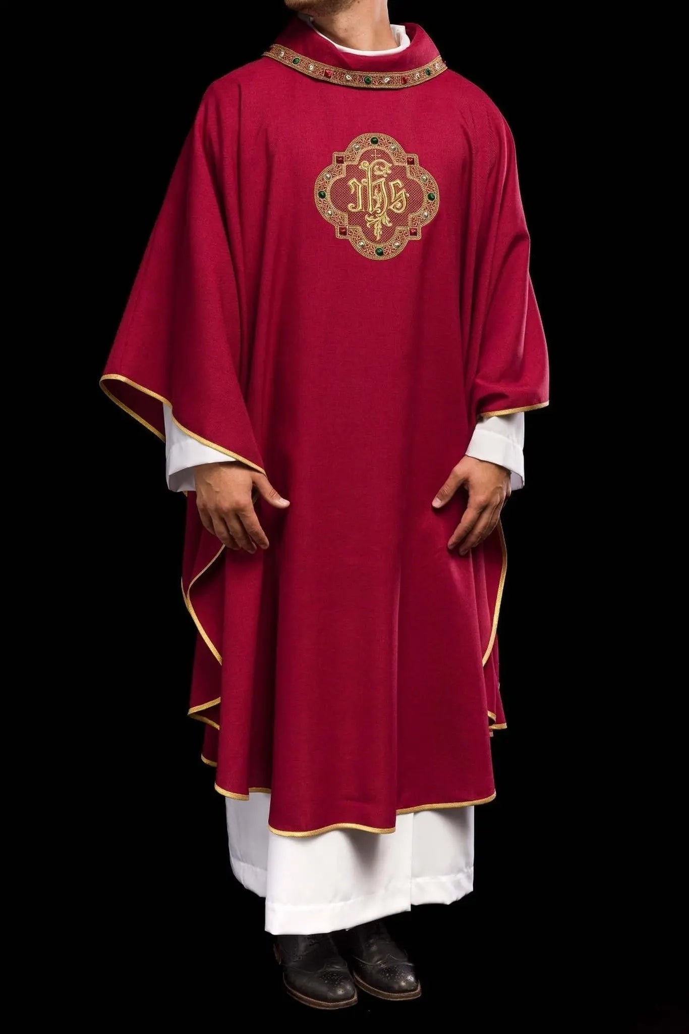 Chasuble with richly embroidered belt and piping around the IHS I collar embroidery in red