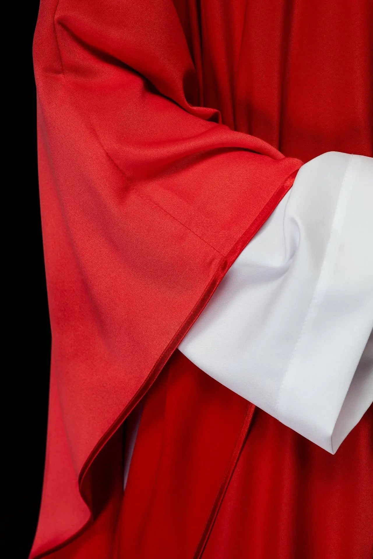 Chasuble with richly embroidered belt in red cross embroidery