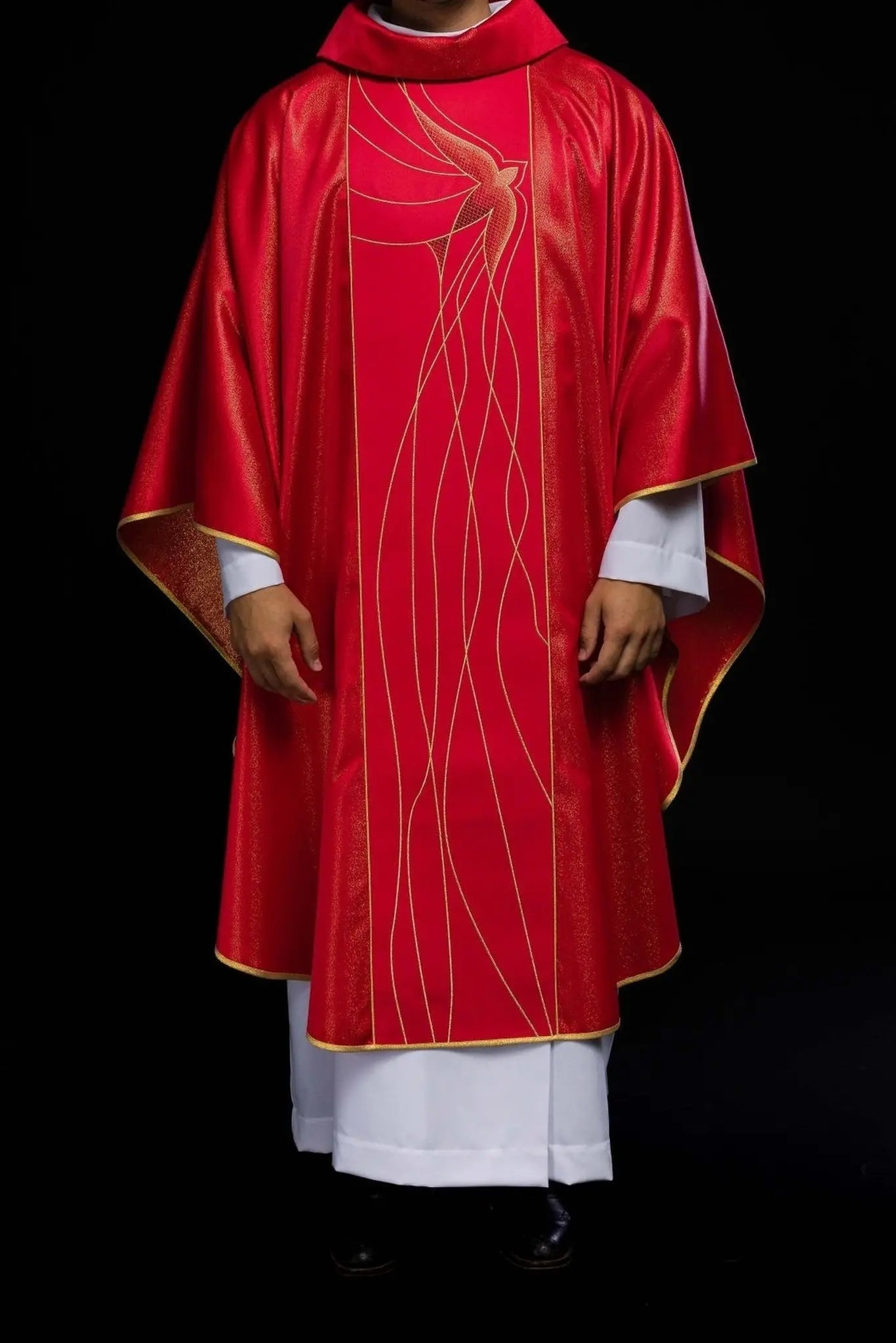 Chasuble of shiny fabric richly embroidered in red