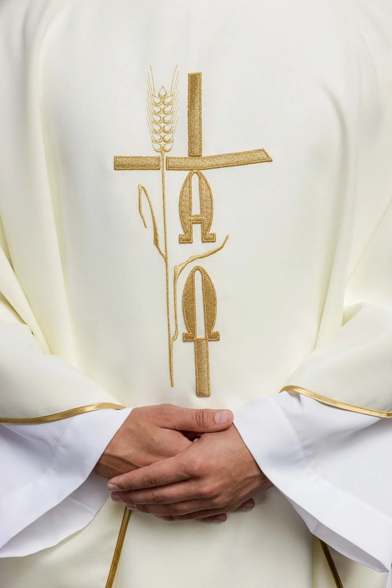 Chasuble avec broderie Alpha Omega en écru