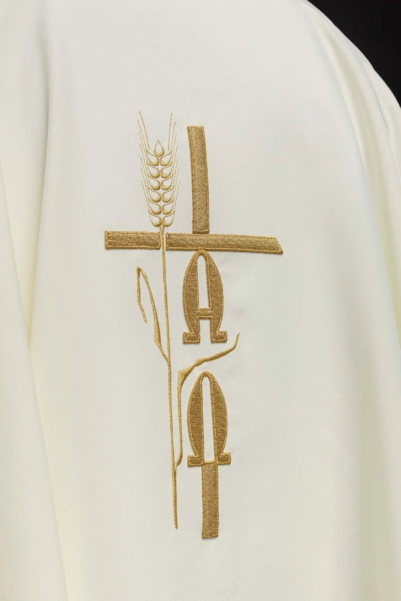 Chasuble avec broderie Alpha Omega en écru