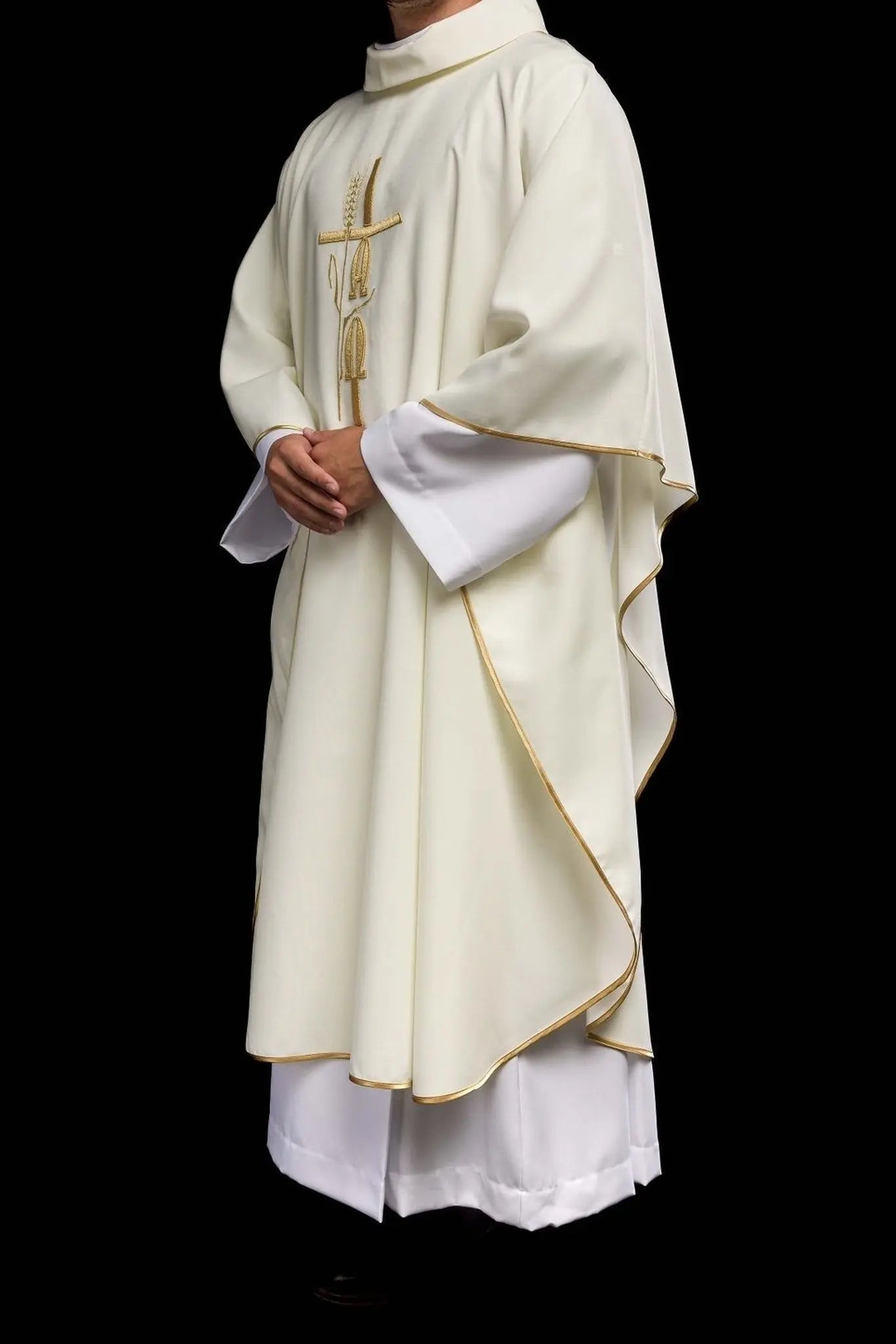 Chasuble avec broderie Alpha Omega en écru