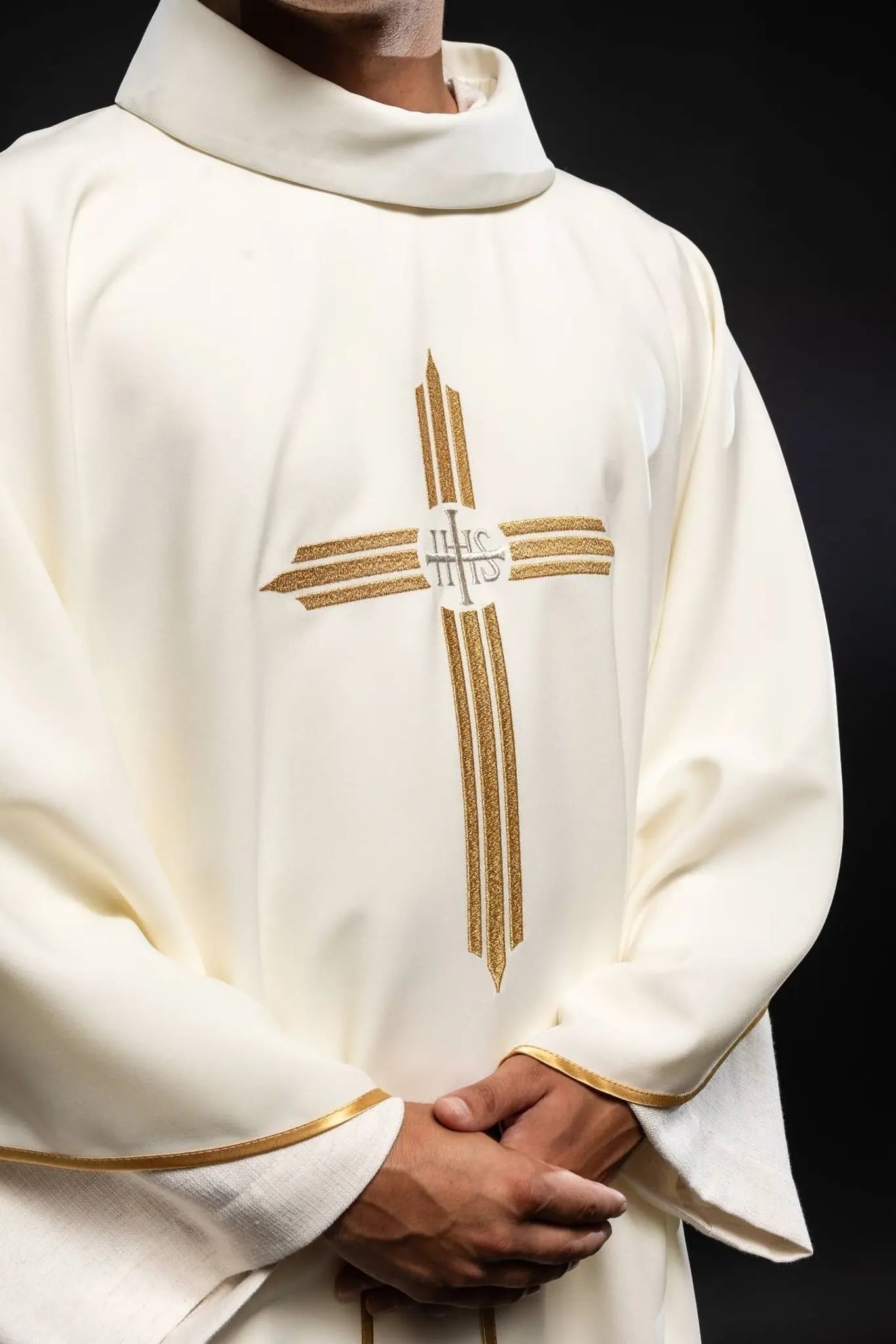 Chasuble with embroidery of the Cross and IHS in ecru