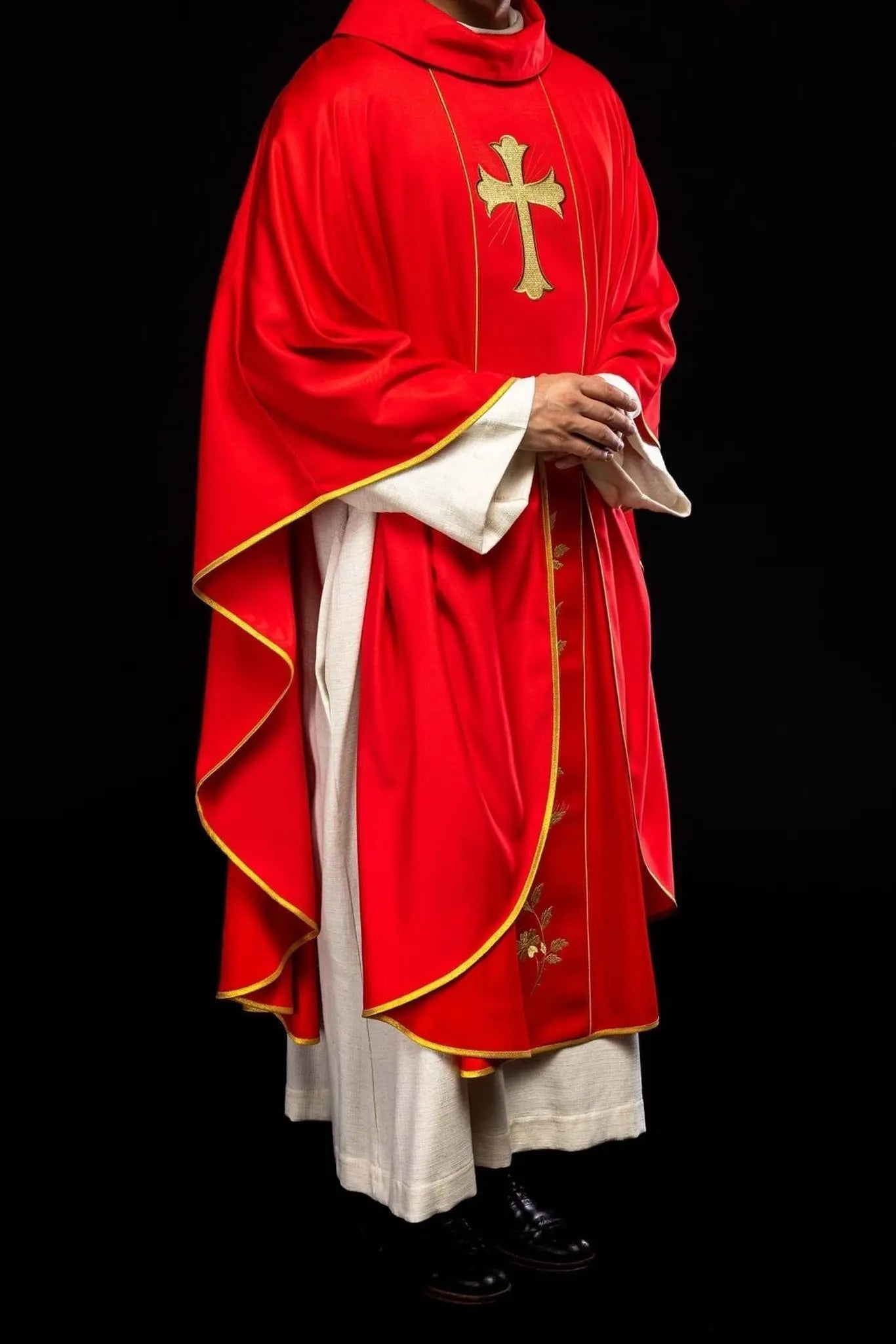 Chasuble with embroidered cross and ears in red