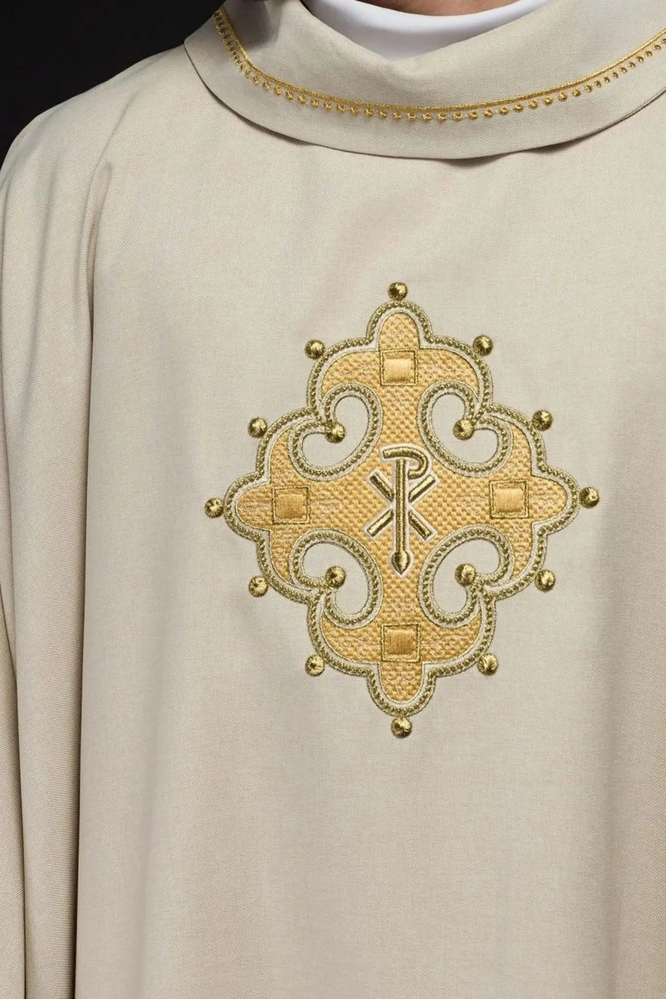 Chasuble with embroidered cross and gold trim on collar in ecru color