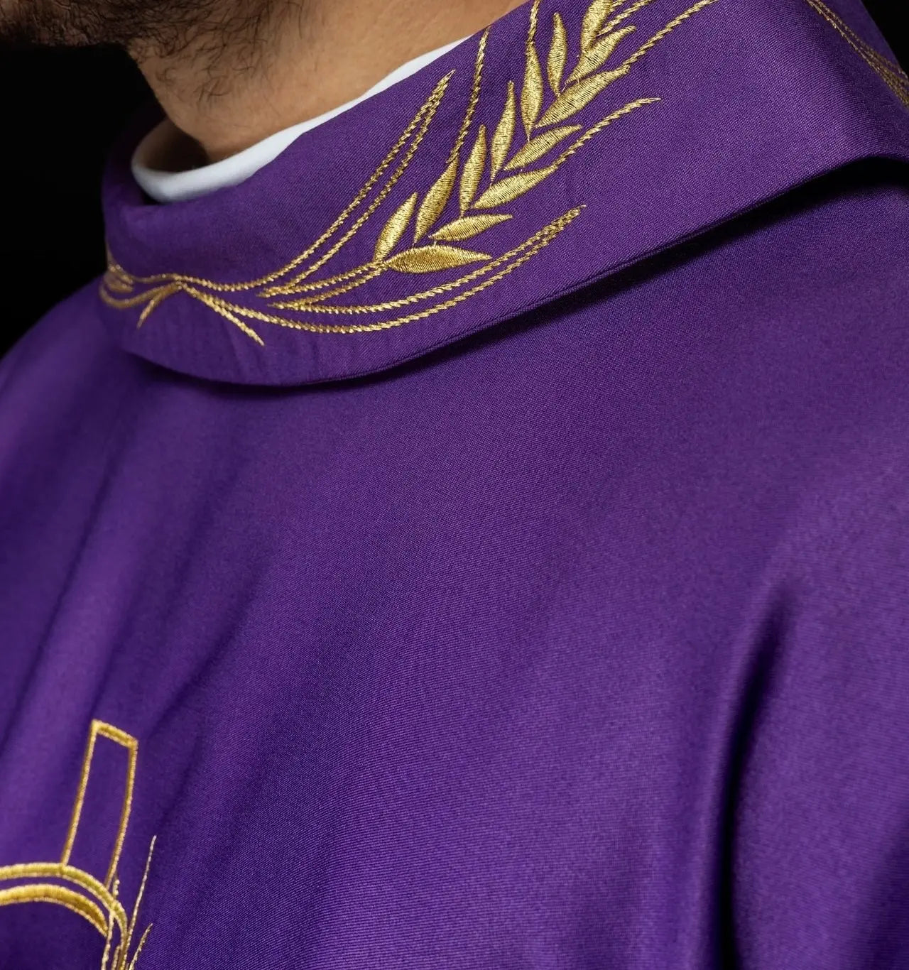 Chasuble with embroidered cross and ear motifs in purple