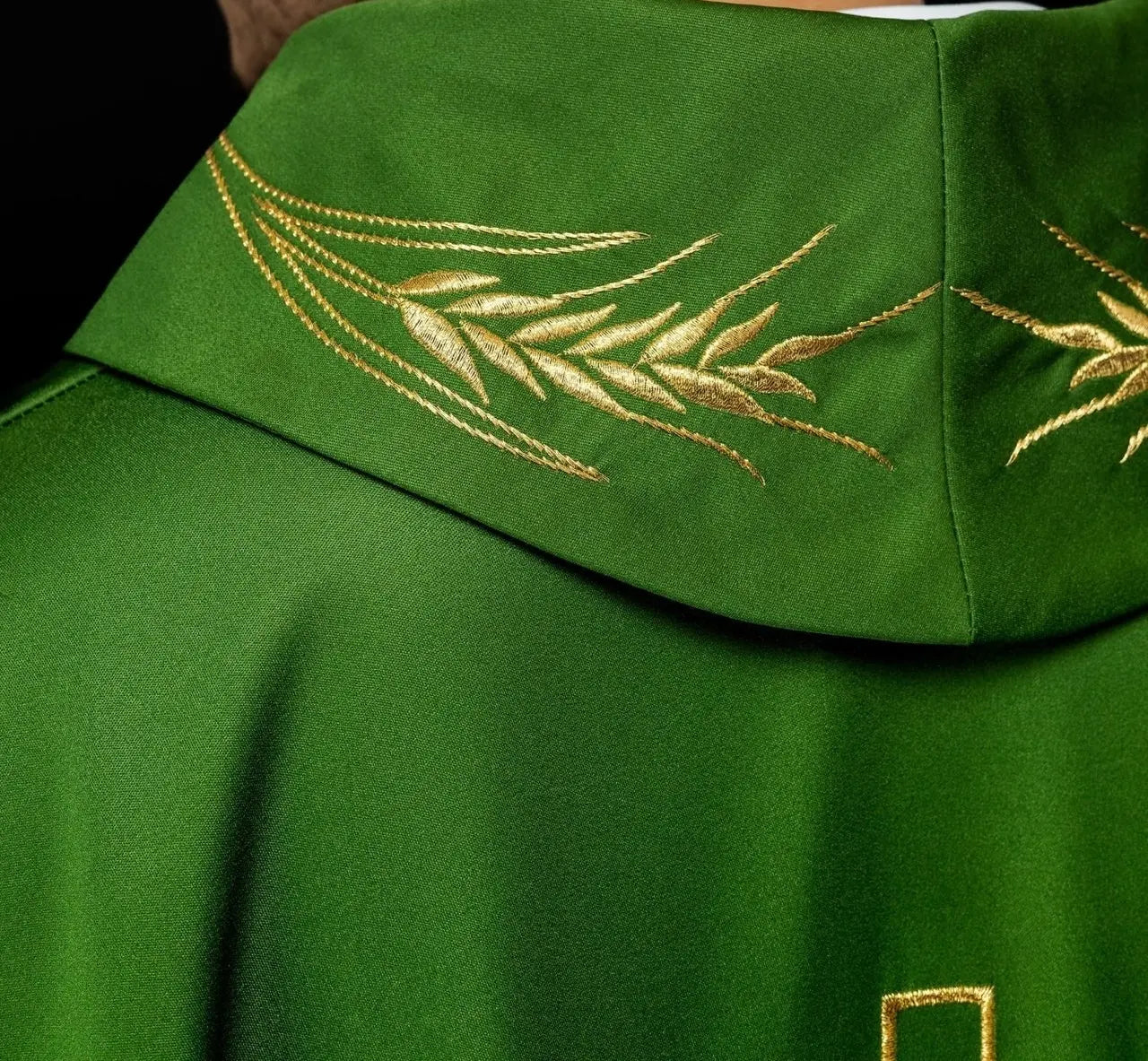Chasuble with embroidered cross and ear motifs in green