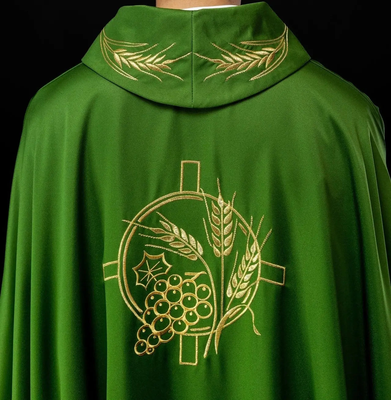 Chasuble with embroidered cross and ear motifs in green